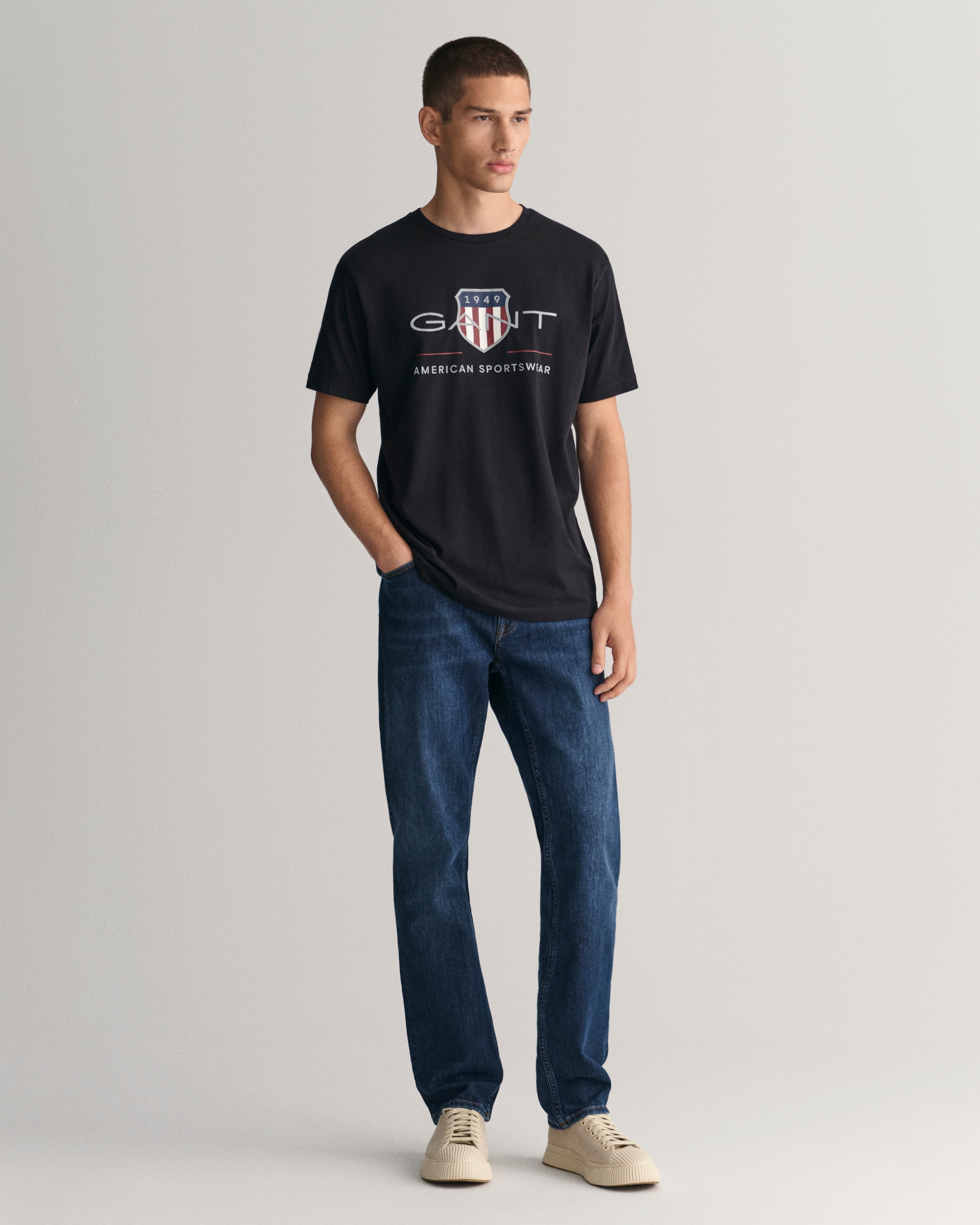Gant T-shirt »REG ARCHIVE SHIELD SS T-SHIRT« avec impression logo sur la poitrine