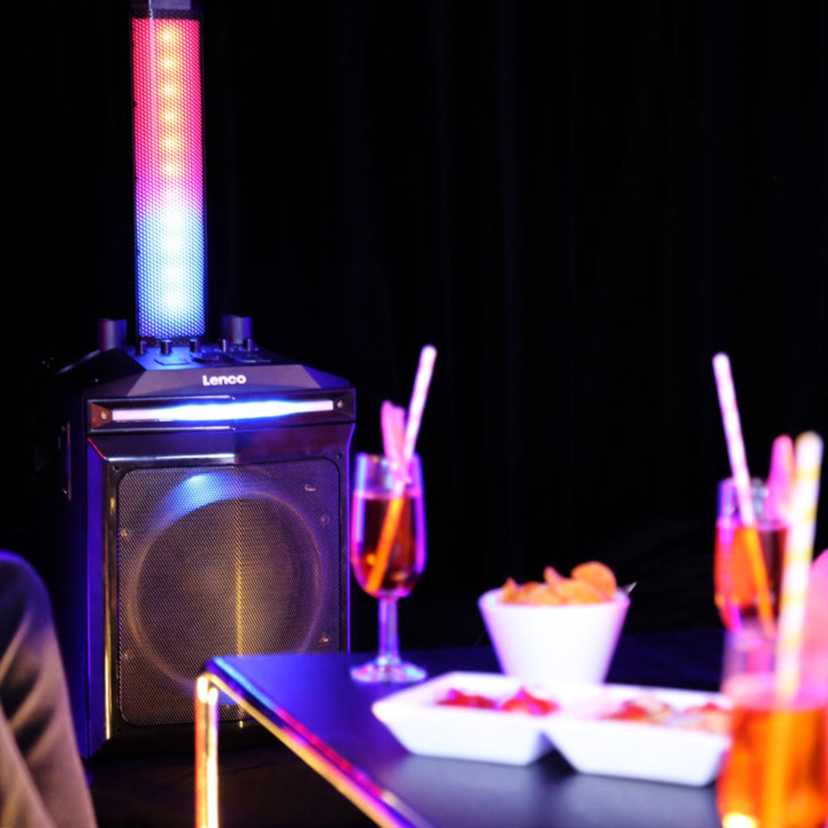 Lenco Lautsprecher »Lenco PA-Anlage PA-220BK, 2 Mikrofone,, BT, Party Licht, 120W RMS« ( )