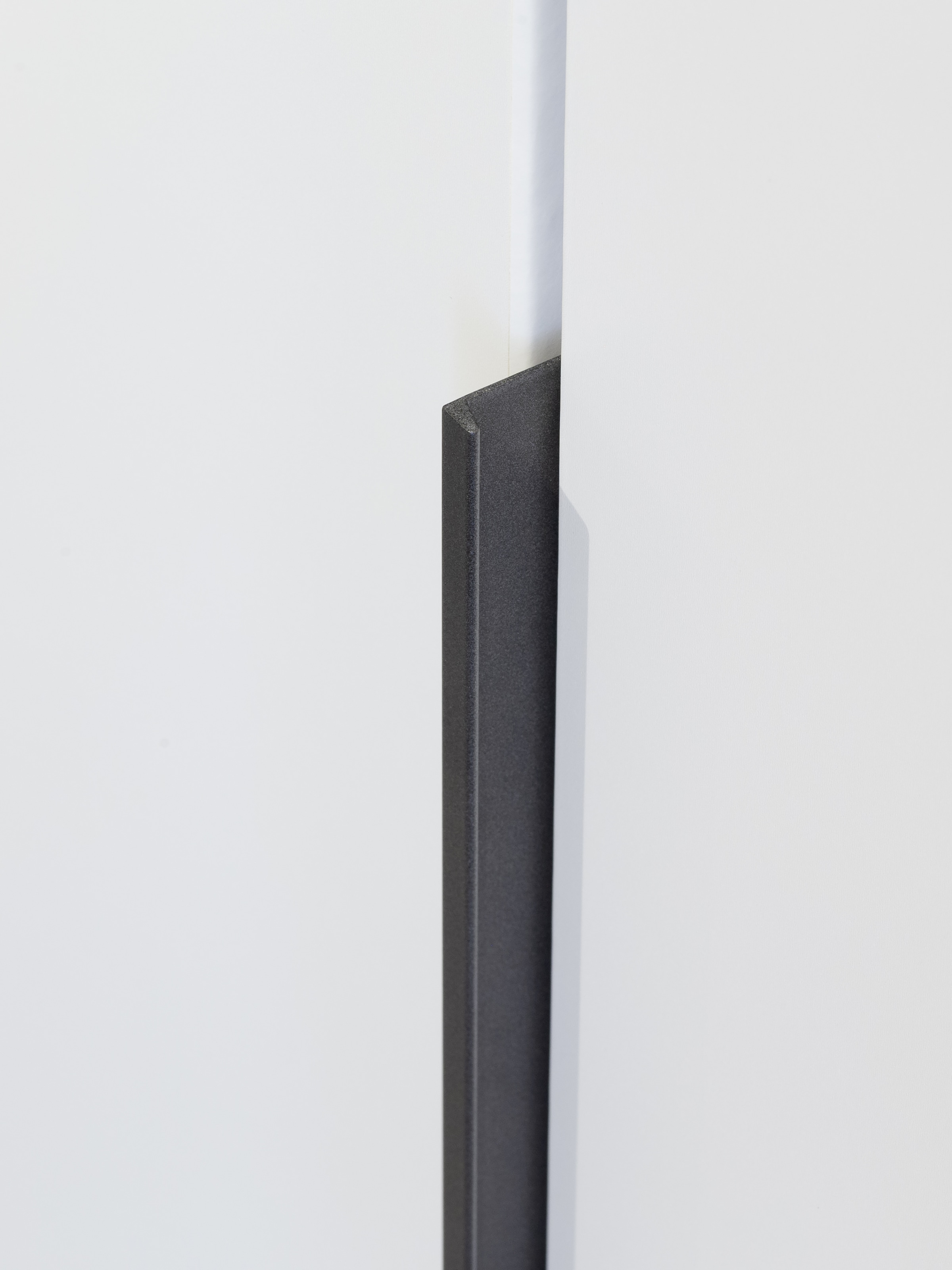 rauch Drehtürenschrank »Kleiderschrank Schrank Garderobe Wäscheschrank NAGATA mit Spiegel« in 3 verschiedenen Ausstattungen BASIC/CLASSIC/PREMIUM,  und modernen Stangengriffen in Graumetallic TOPSELLER MADE IN GERMANY