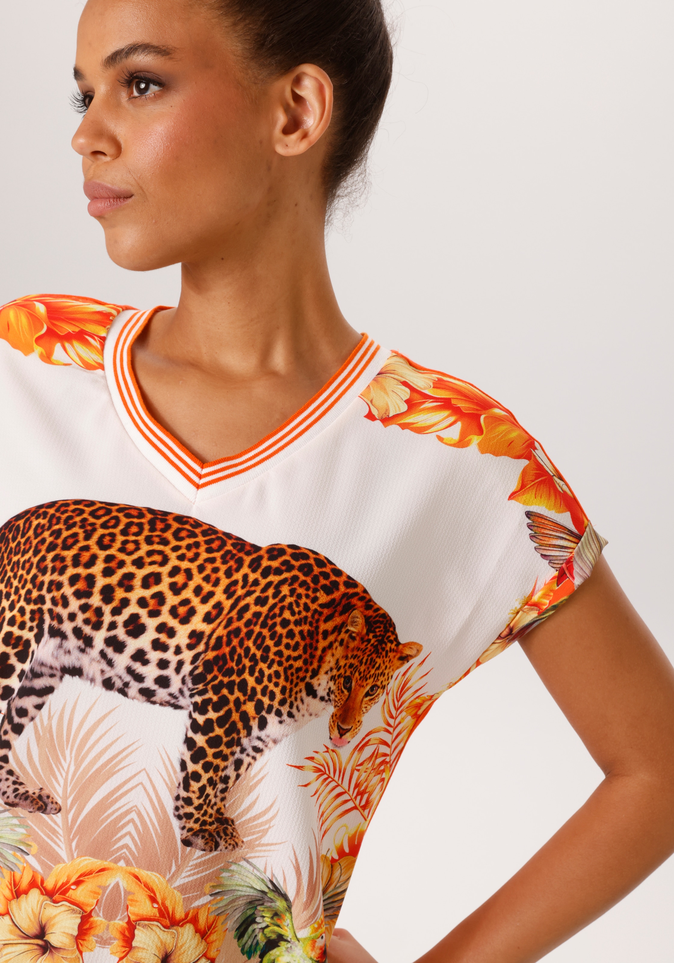 Aniston CASUAL Shirtbluse mit Leopard, tropischen Vögeln, Blüten und Blättern - NEUE KOLLEKTION
