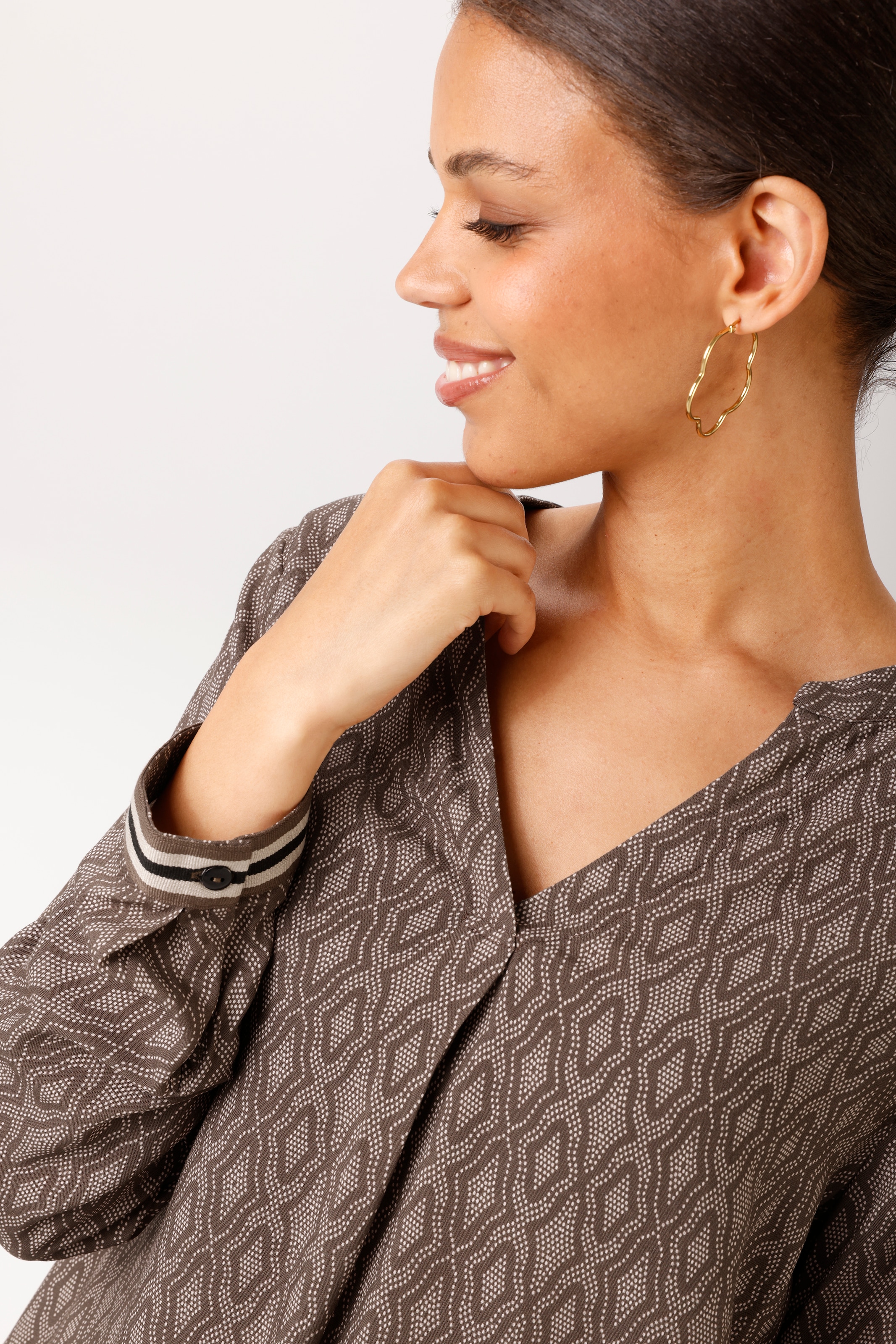 Aniston CASUAL Schlupfbluse mit fantasievollem, grafischen Druck - NEUE KOLLEKTION