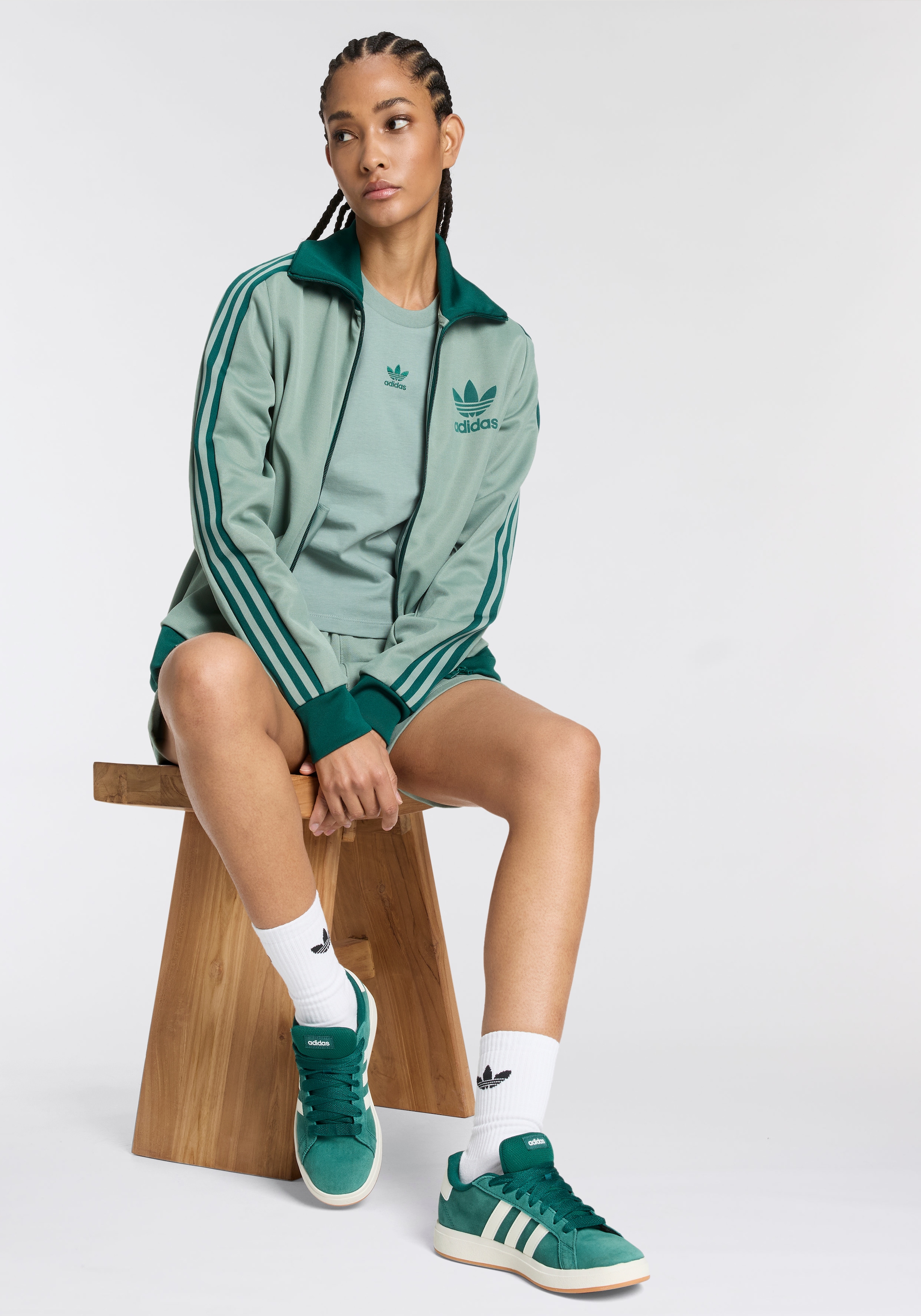 adidas Originals T-Shirt »ESSENTIALS SLIM« sportlicher Stil, schmale Silhouette, aus Single Jersey