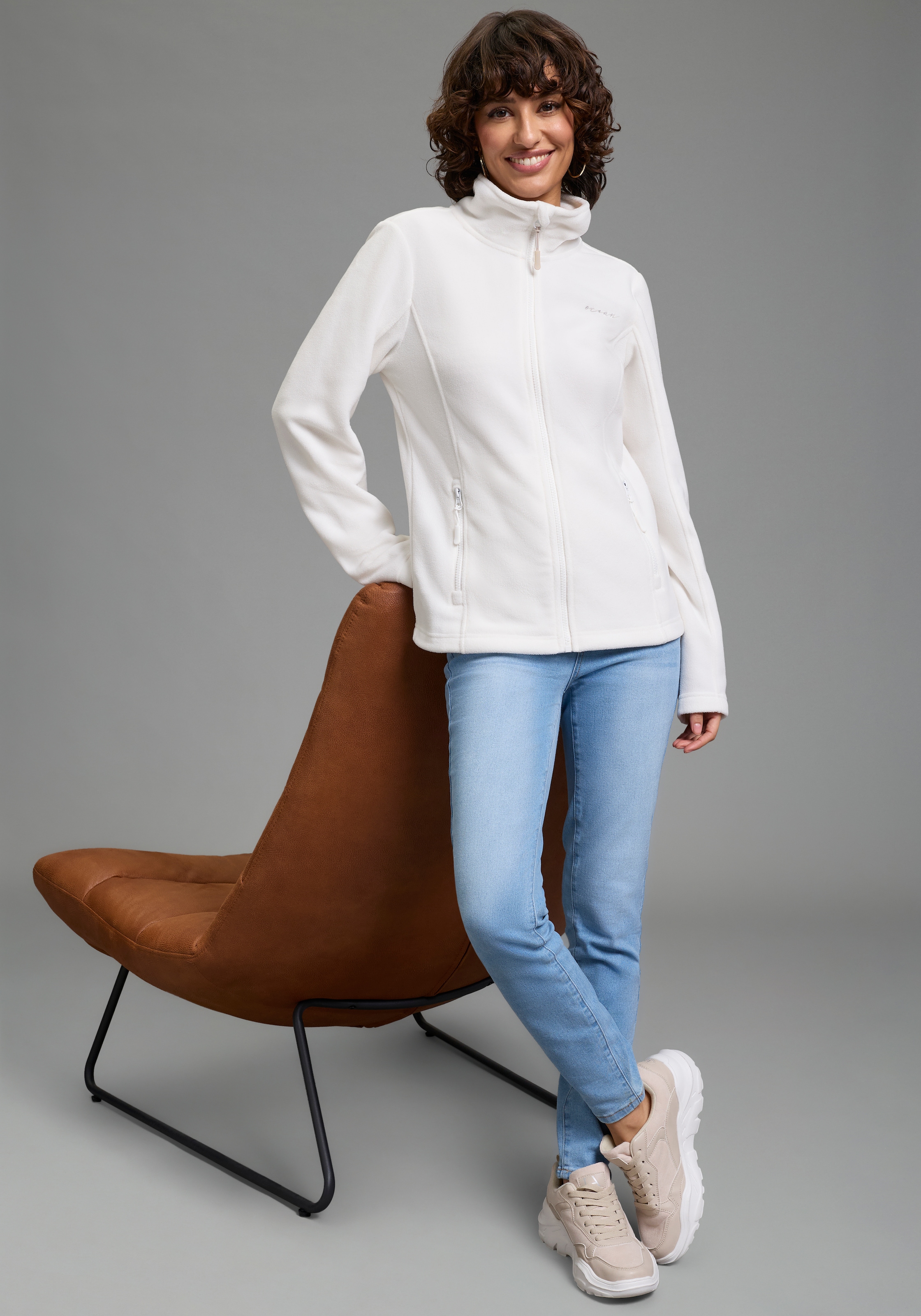 Ocean Sportswear Veste polaire aus weichem Fleece-Material, unifarben, mit Logostickerei