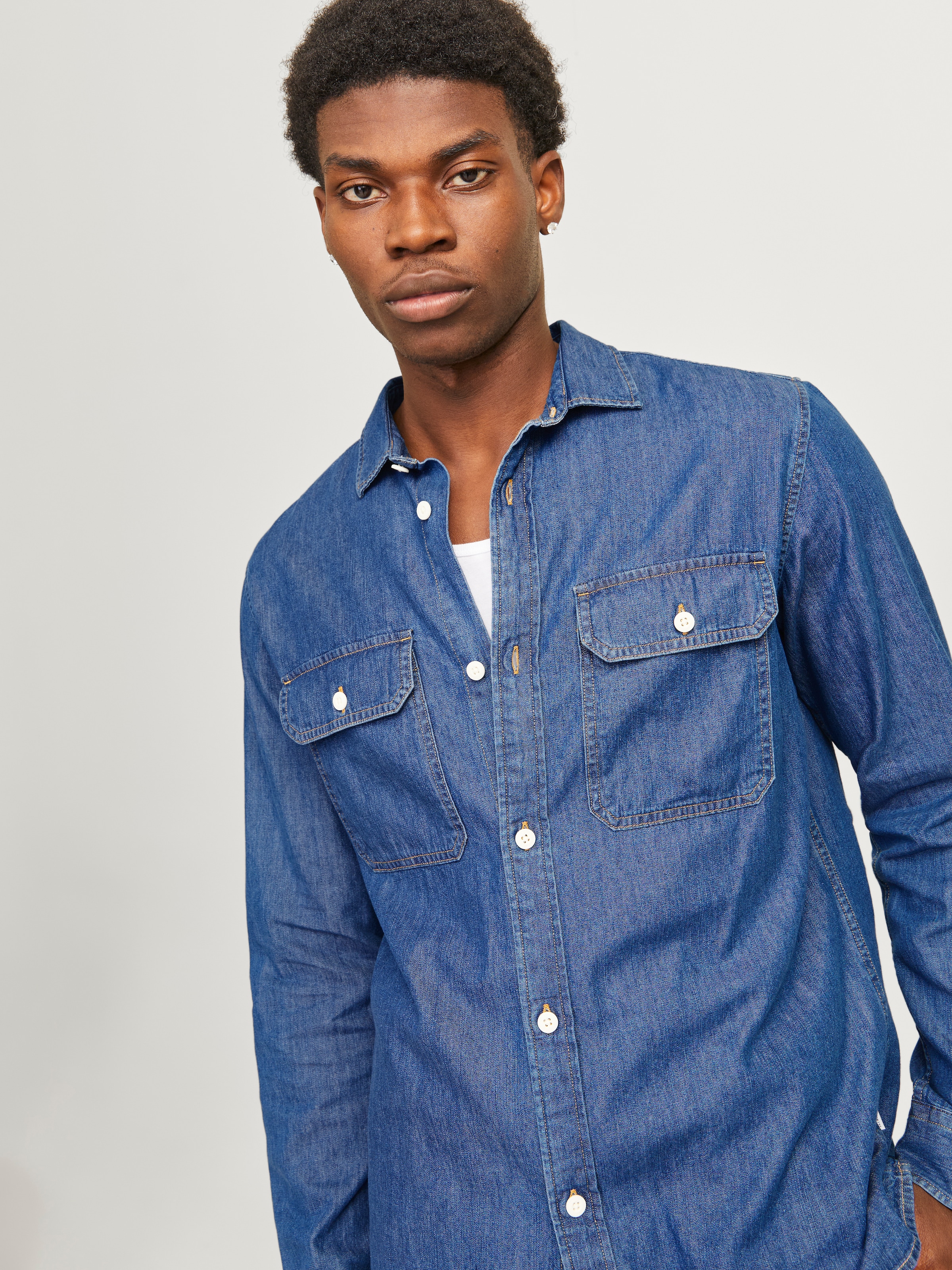 Jack & Jones Chemise à manches longues »JJETRAVIS SHIRT LS NOOS« mit Brusttaschen