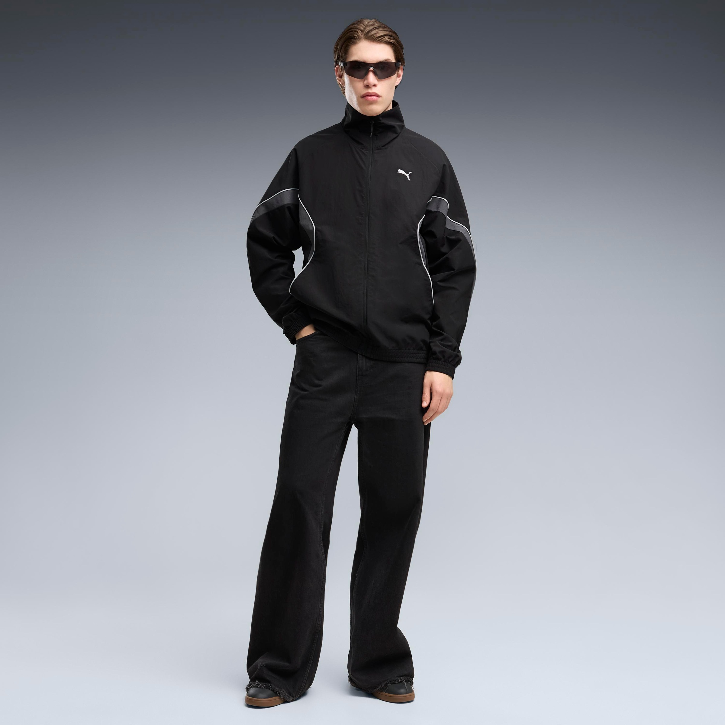 PUMA Trainingsjacke »SPORT RELAXED WOVEN TRACK JACKET« ohne Kapuze mit Stehkragen, bedruckte Optik, Relaxed Fit, normale Länge