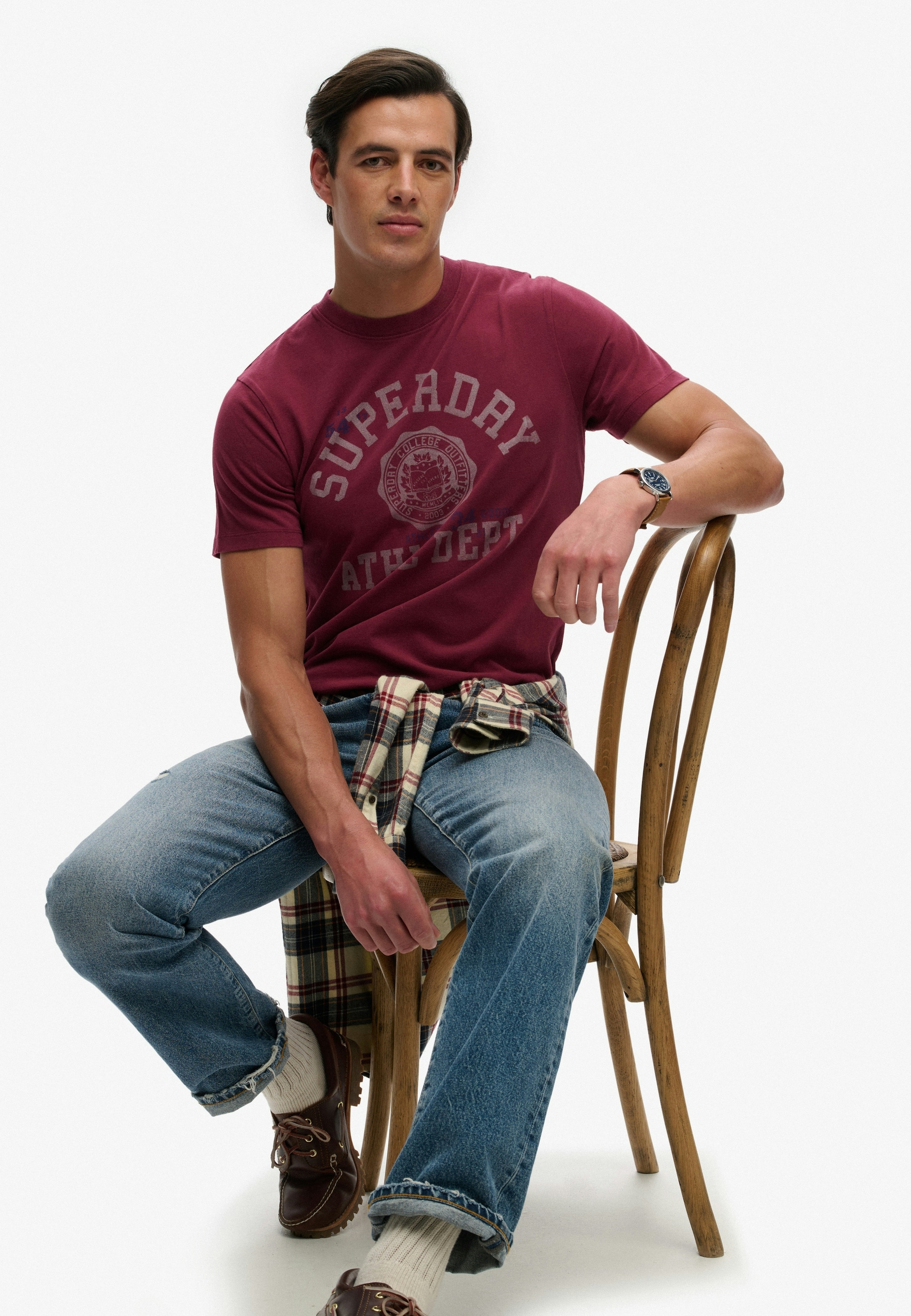 Superdry Shirt à col rond »VINTAGE PREP RELAXED TEE« avec un imprimé déchiré cool