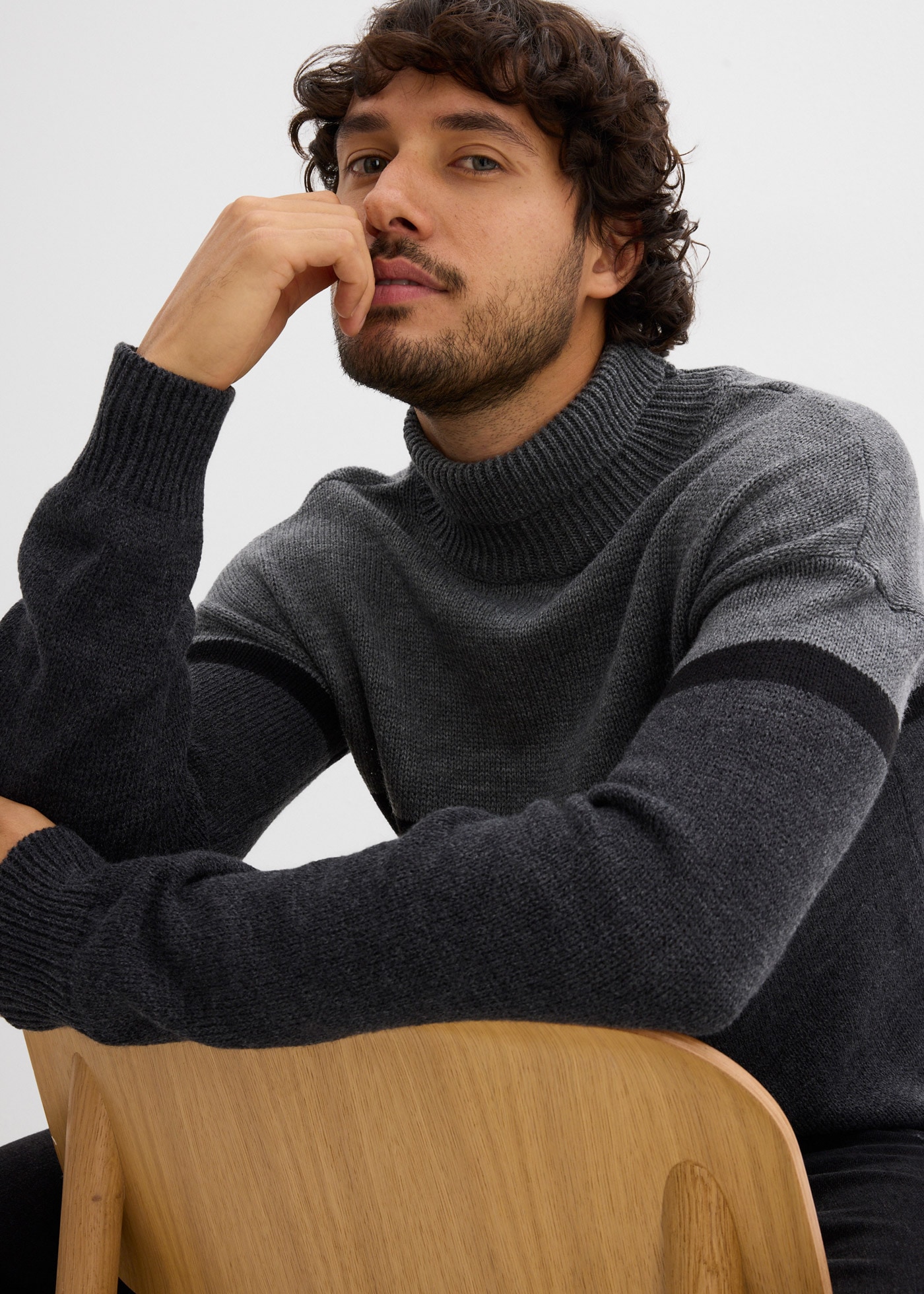 bonprix Pull à col roulé aus Polyacryl, mit Rollkragen, Regular Fit