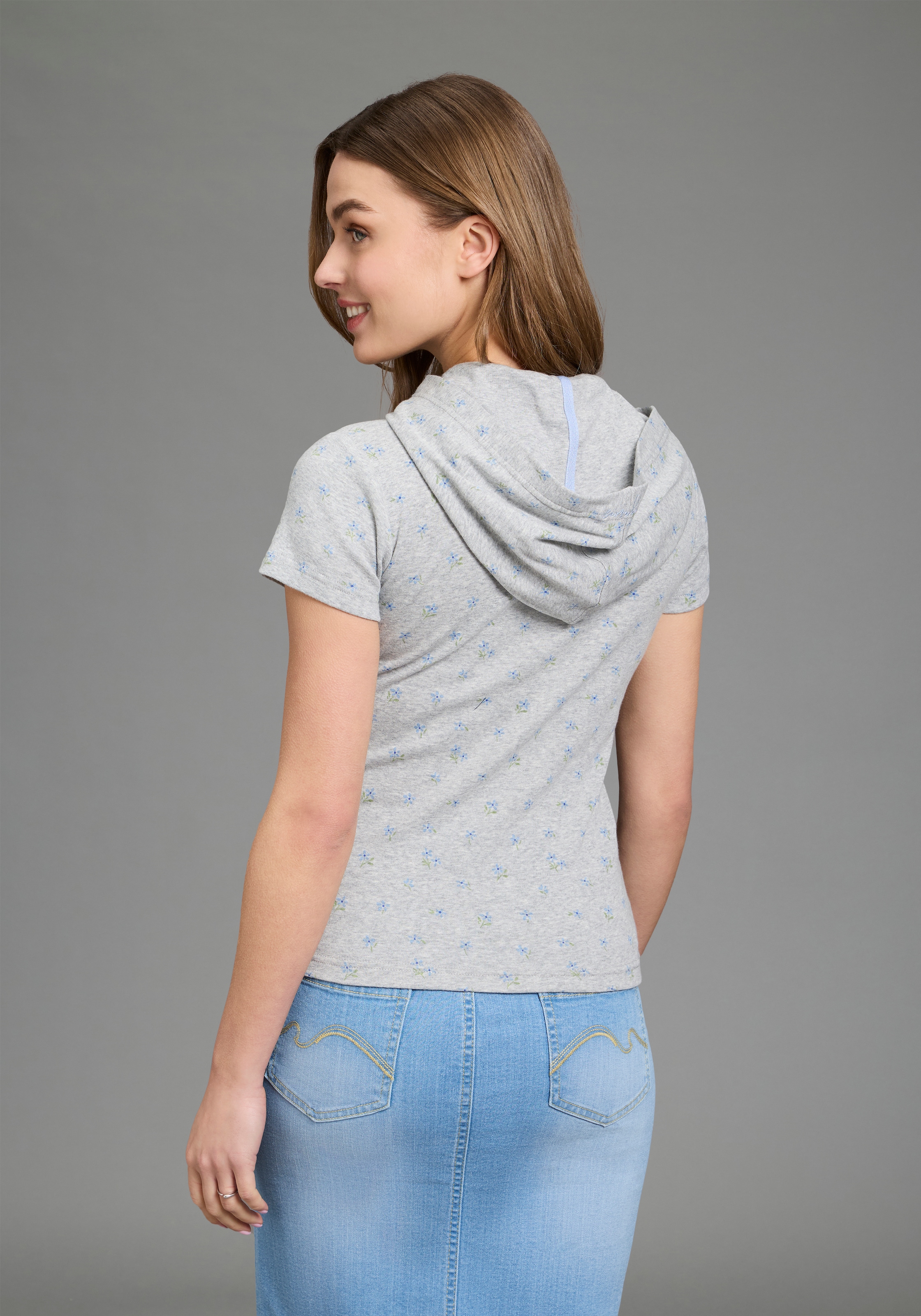 KangaROOS T-shirt à capuche figurbetonte Passform, Kurzarm, mit Kapuze, Rippware