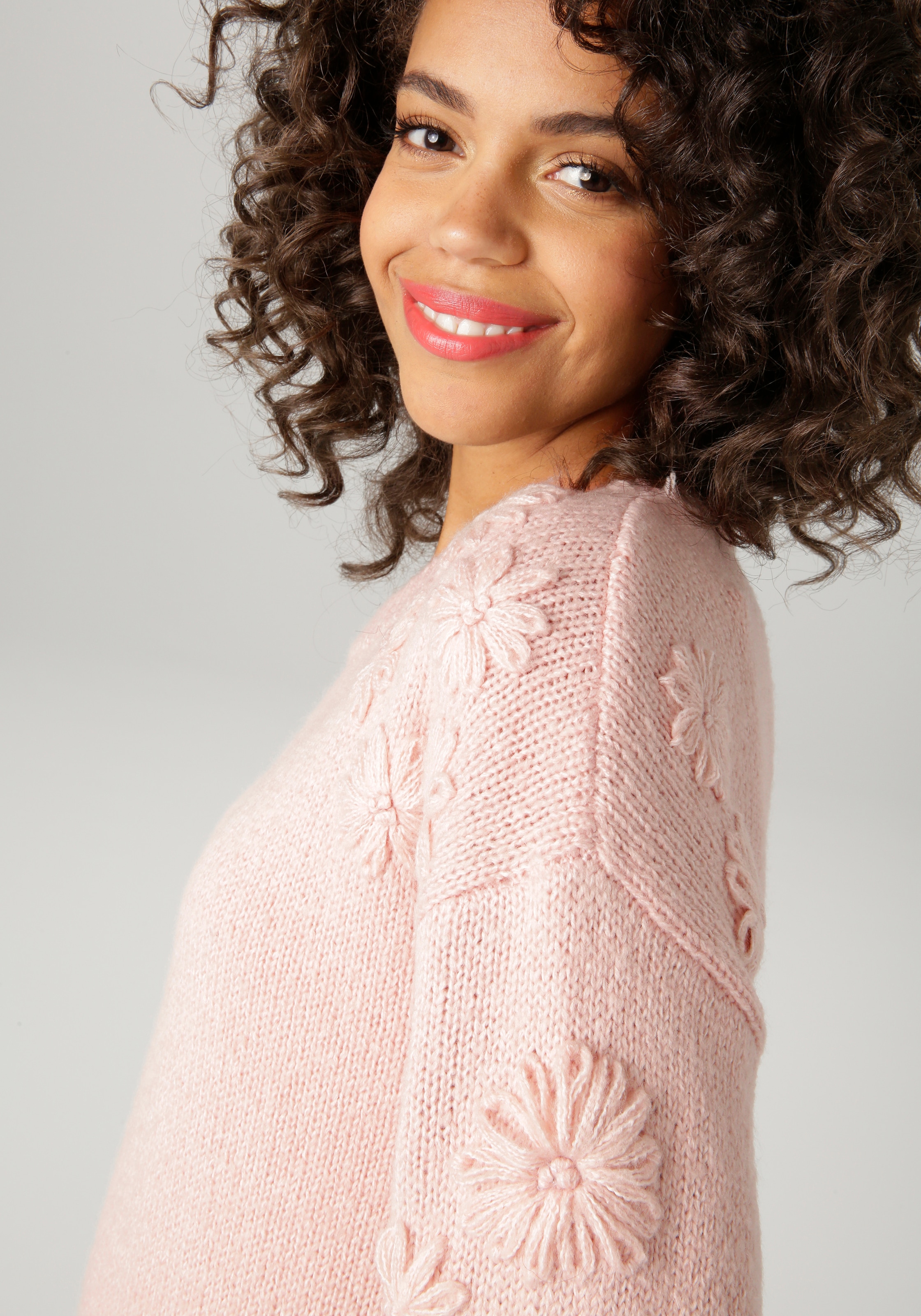 Aniston CASUAL Strickpullover mit aufgestrickten Blüten verziert - NEUE KOLLEKTION