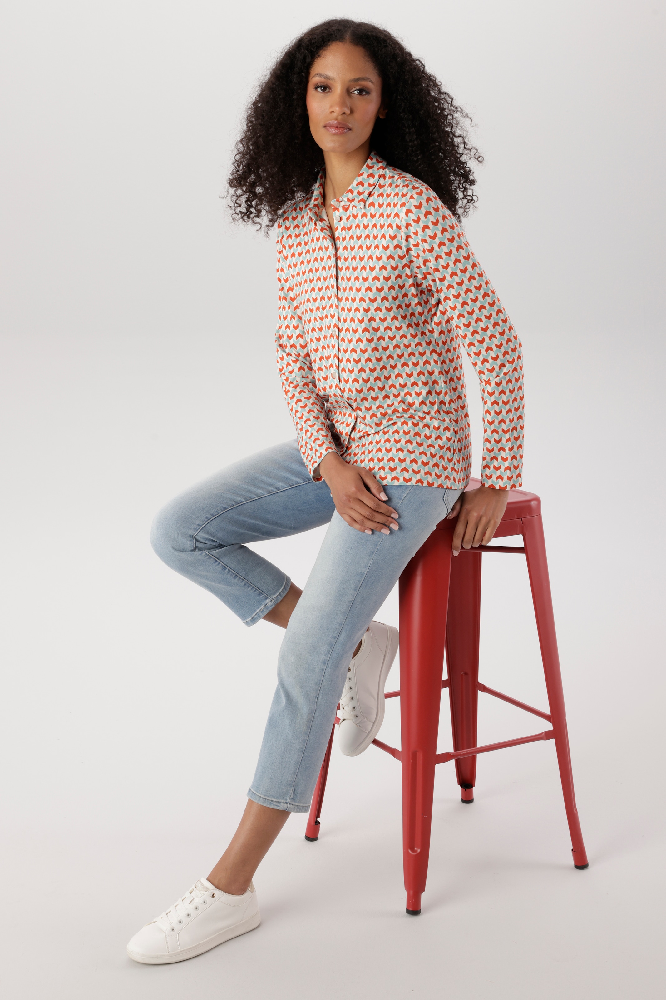 Aniston SELECTED Blouse chemise avec motif rétro graphique extravagant - NOUVELLE COLLECTION