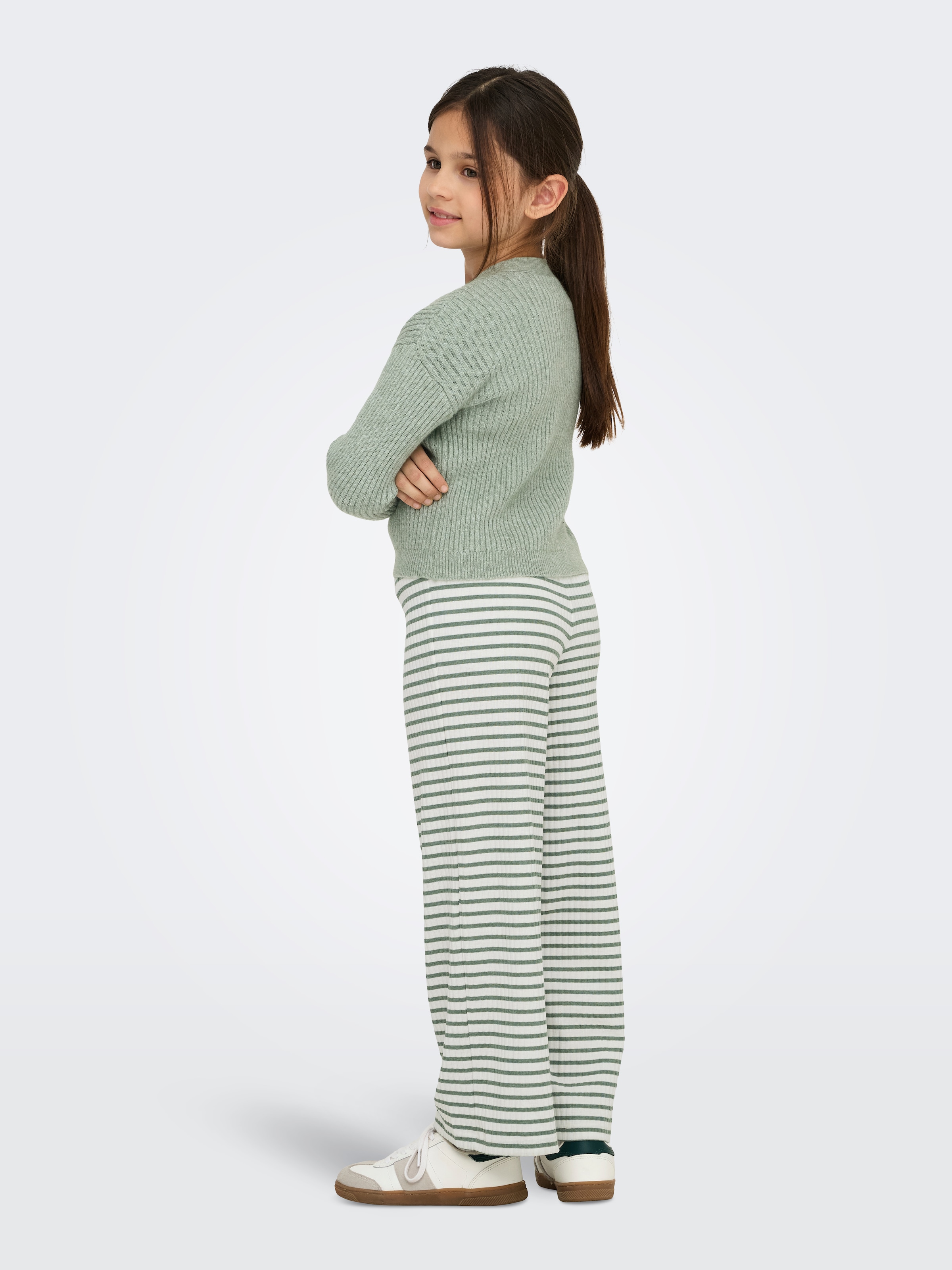KIDS ONLY Veste en tricot »KOGMANDY LS SHORT BOXY CARDIGAN KNT NOOS« mélange viscose, coupe régulière