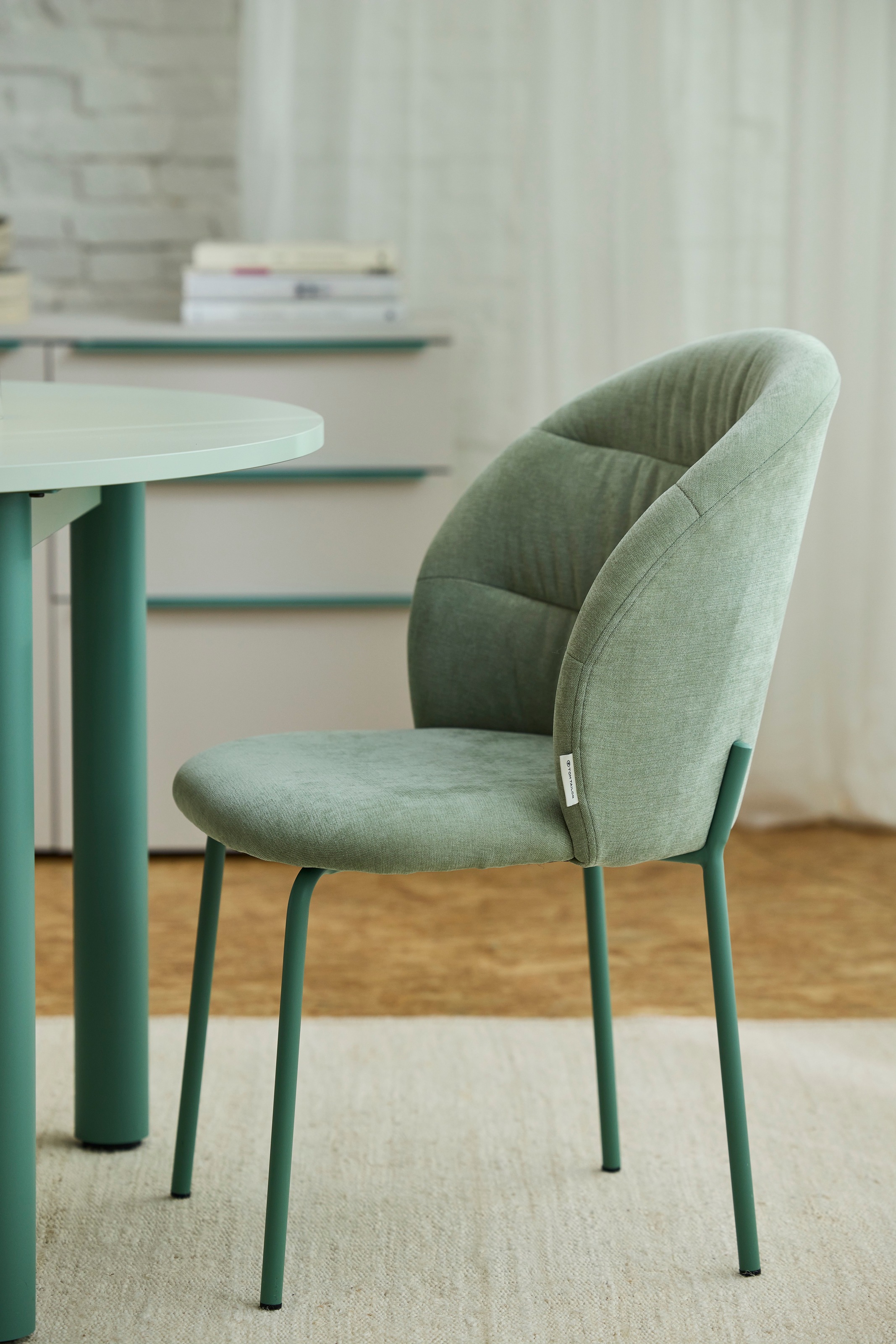 TOM TAILOR HOME Chaise à 4 pieds »LEAF CHAIR« (Set) 2 cuis4-Fussgestell, Raffung in der Rückenlehne