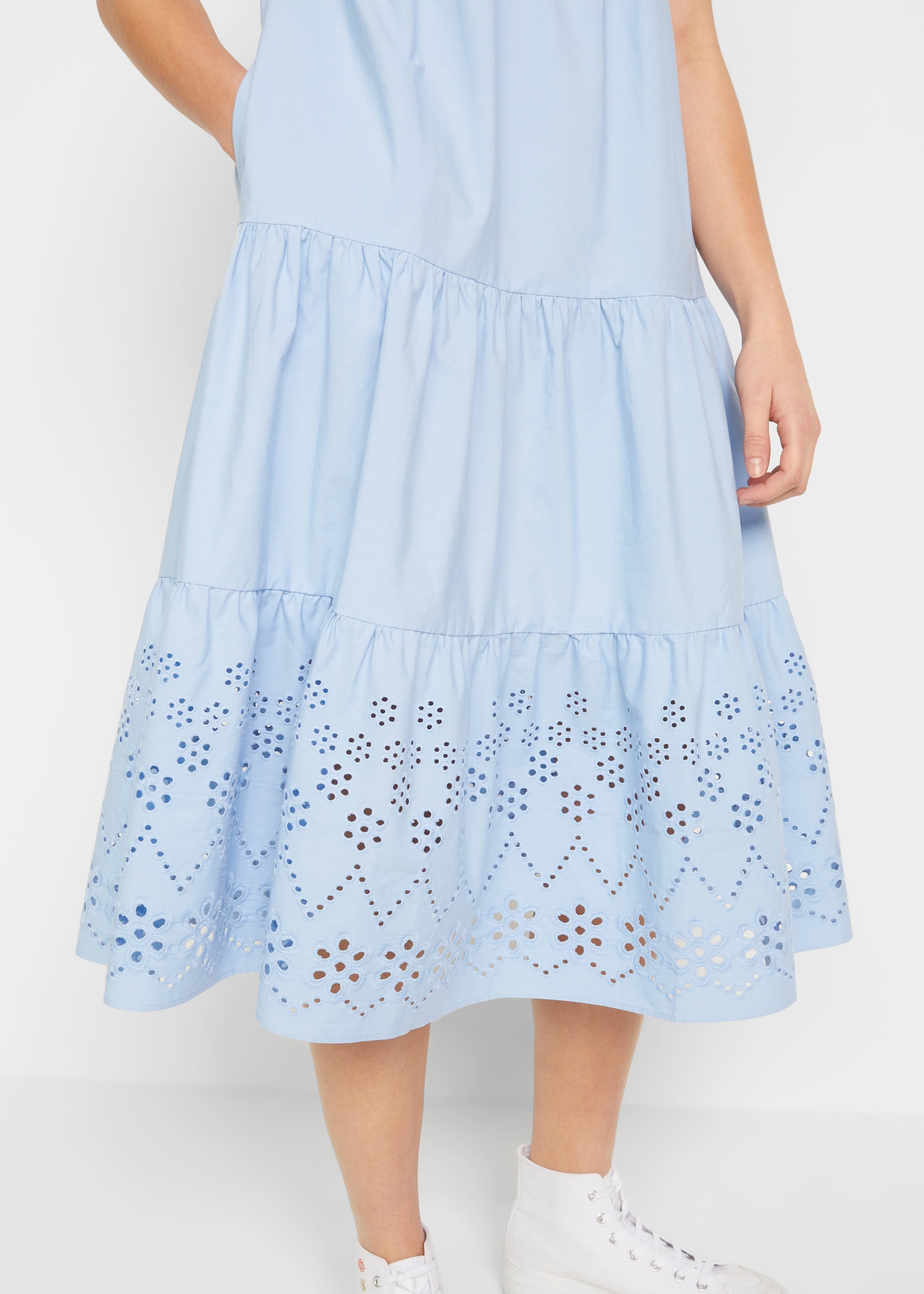 bonprix Robe tunique tunique ample, avec broderie ajourée, manches courtes, en coton