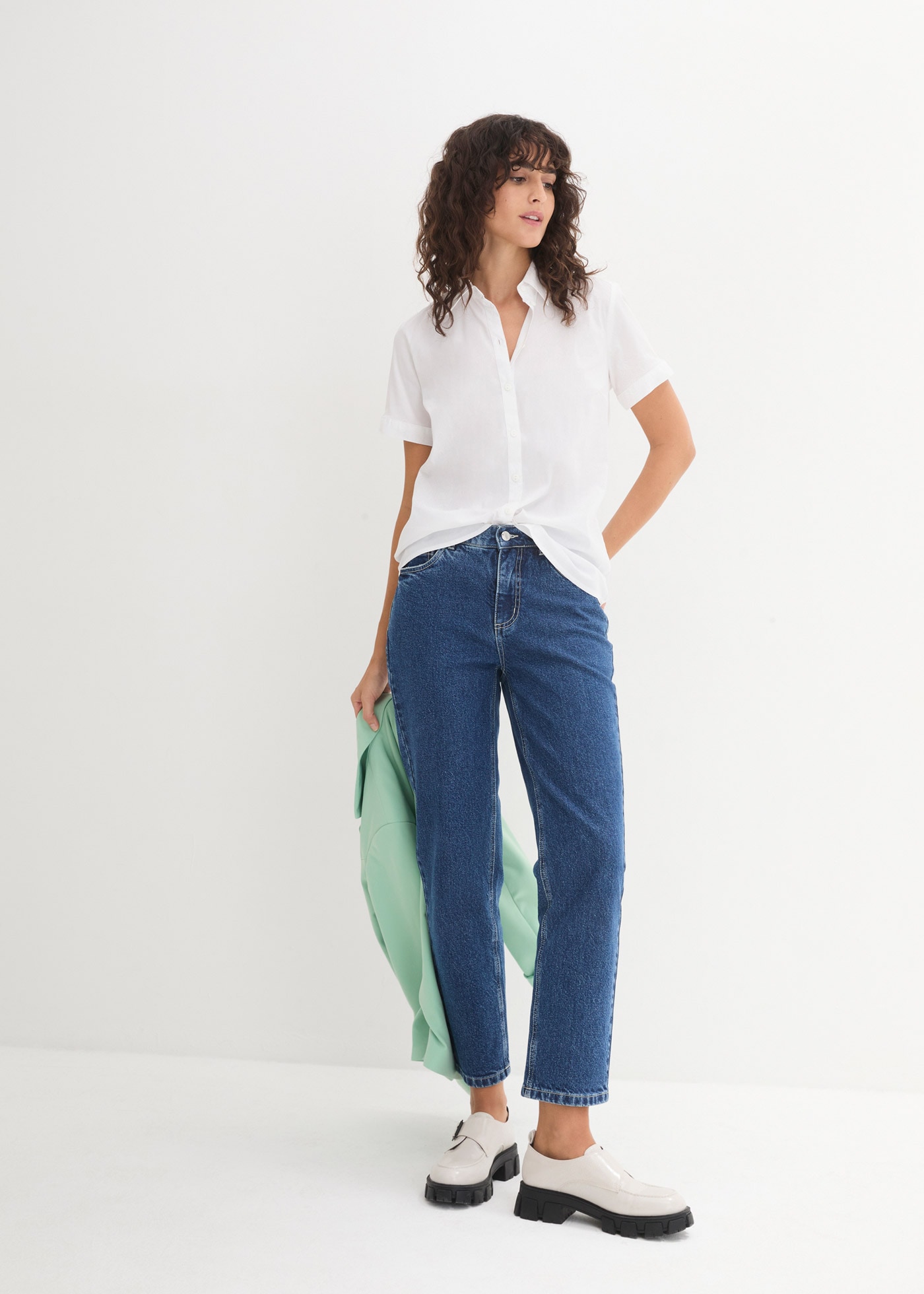 bonprix Blouse à manches courtes »Stretch-Kurzarmbluse aus Baumwollmix« schmale Passform, mit Hemdblusenkragen, unifarben, Kurzarm