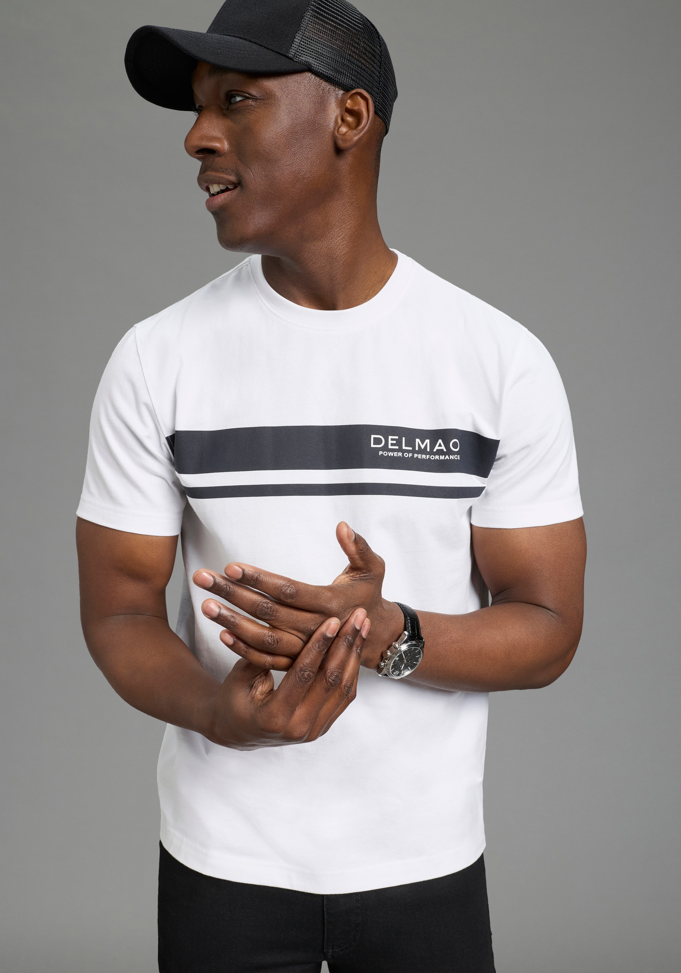 DELMAO Shirt à col rond »Neue Kollektion!« Kurzarm, mit Rundhalsausschnitt, normale Passform, Casual-Stil