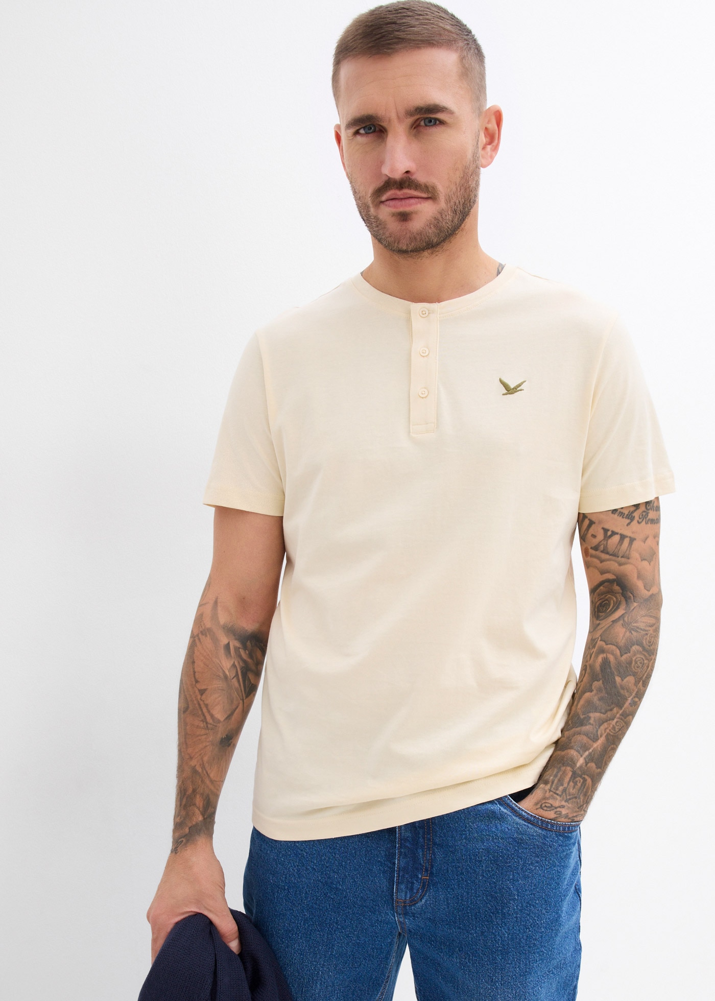 bonprix T-shirt Henleys Packung, 3 Regular Fit, mit Bruststickerei