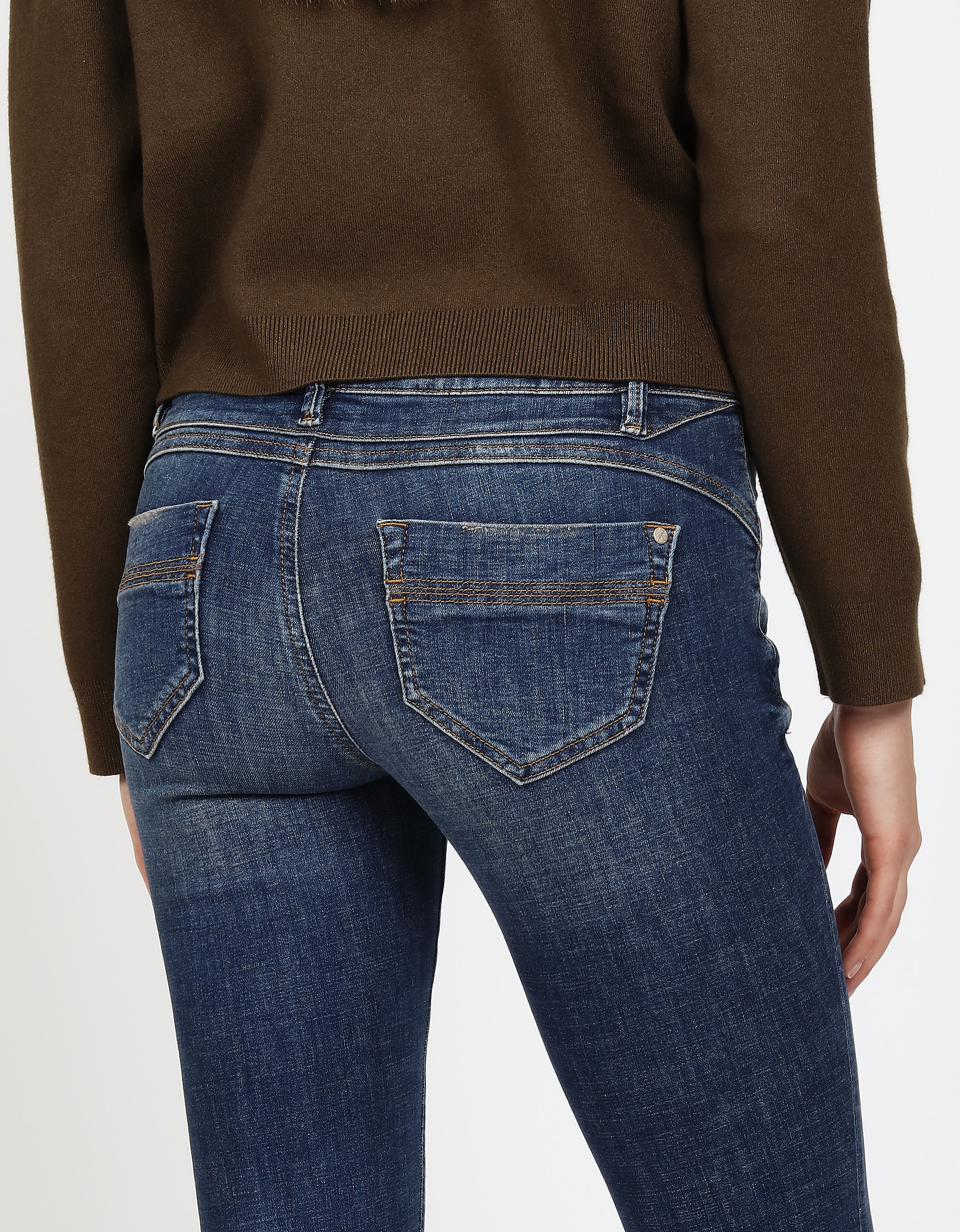 GANG Jeans skinny »94NELE« mit Rundpasse und seitlichen Dreieckseinsätzen f. e. tolle Silhouette
