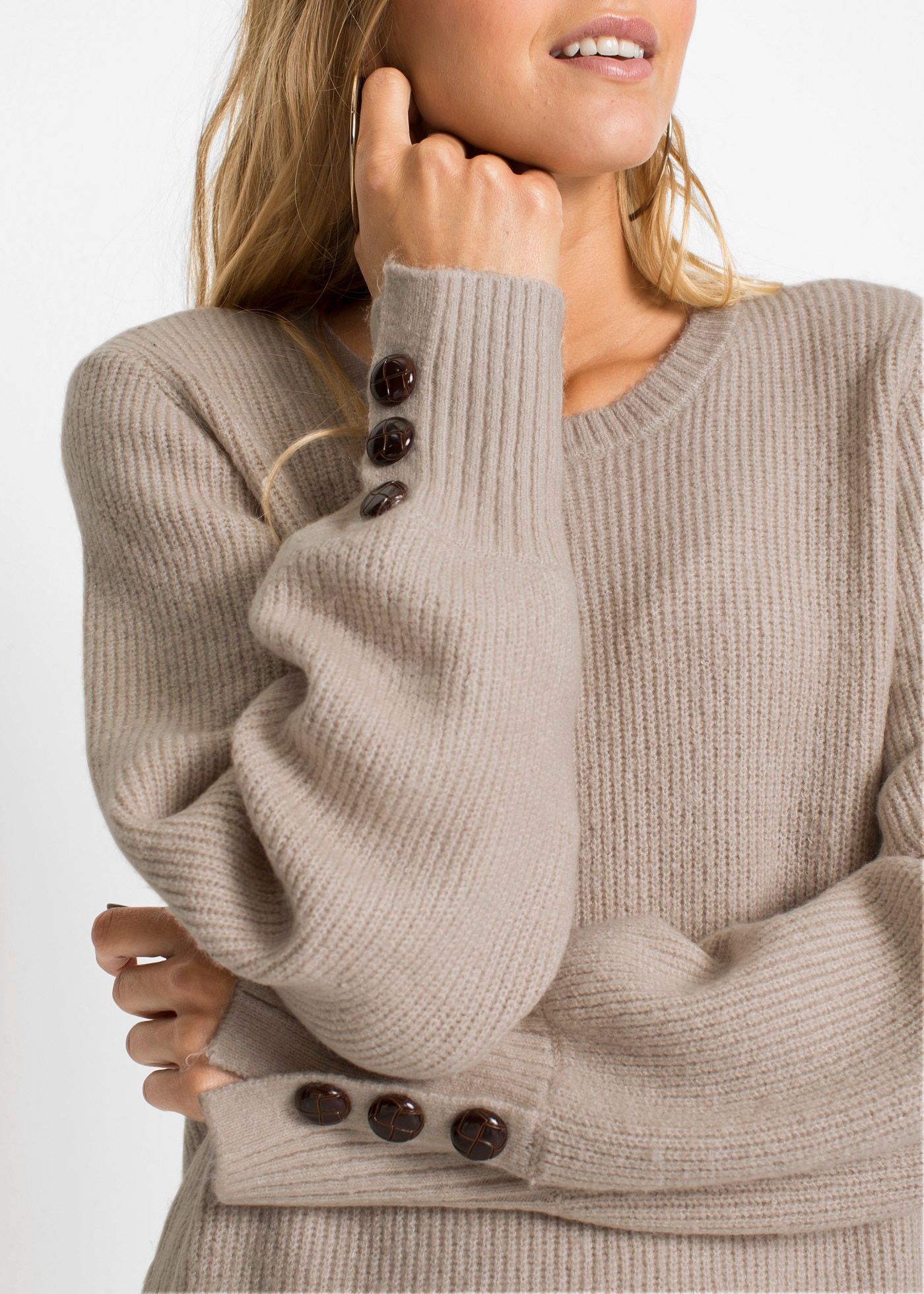 bonprix Pull long »Longpullover mit Knöpfen« avec boutons décoratifs, col rond