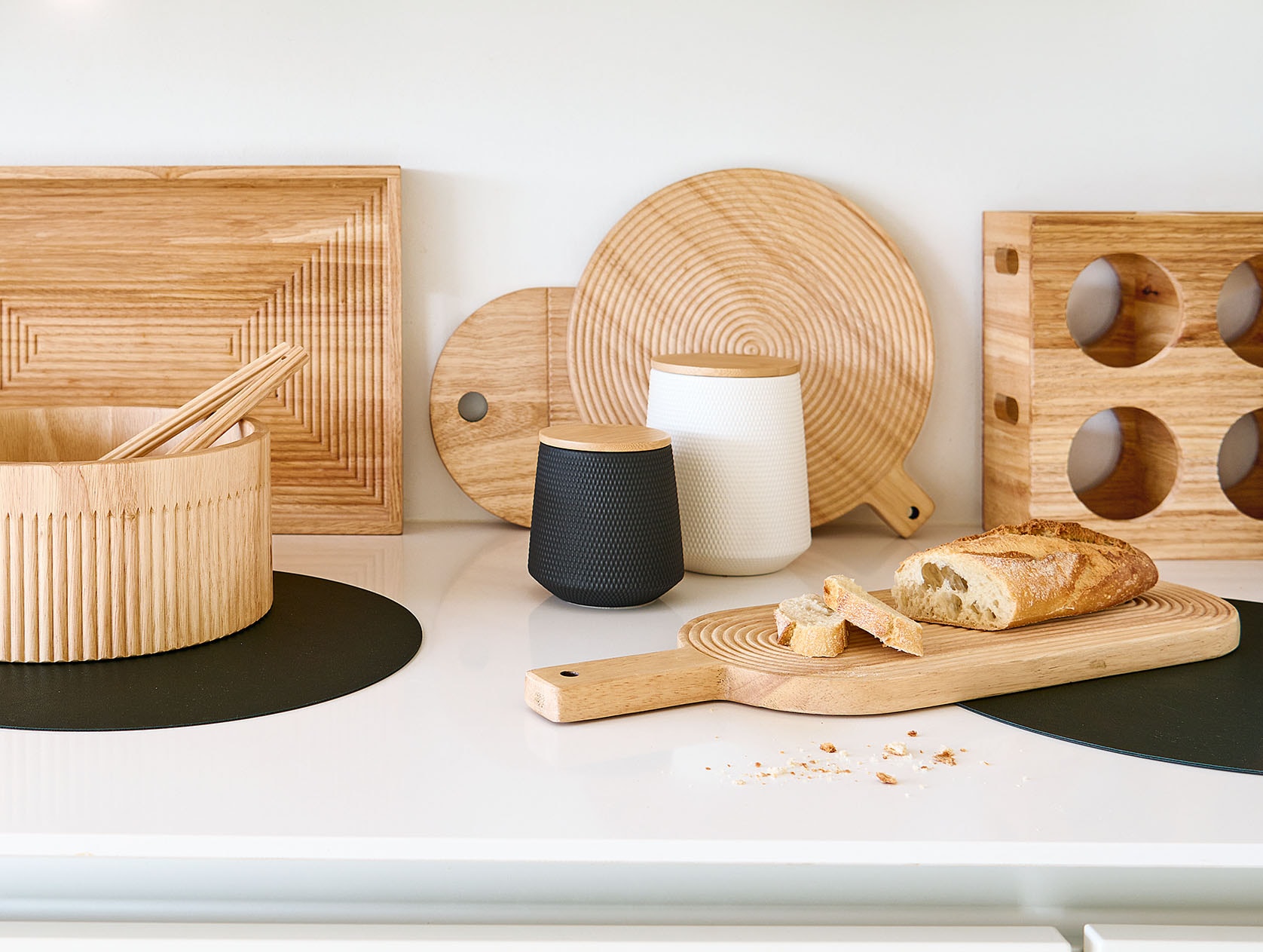 Zeller Present Schneidebrett »Schneidebrett "Stripes", Gummibaum« Schneidebrett und Dekotablett in einem