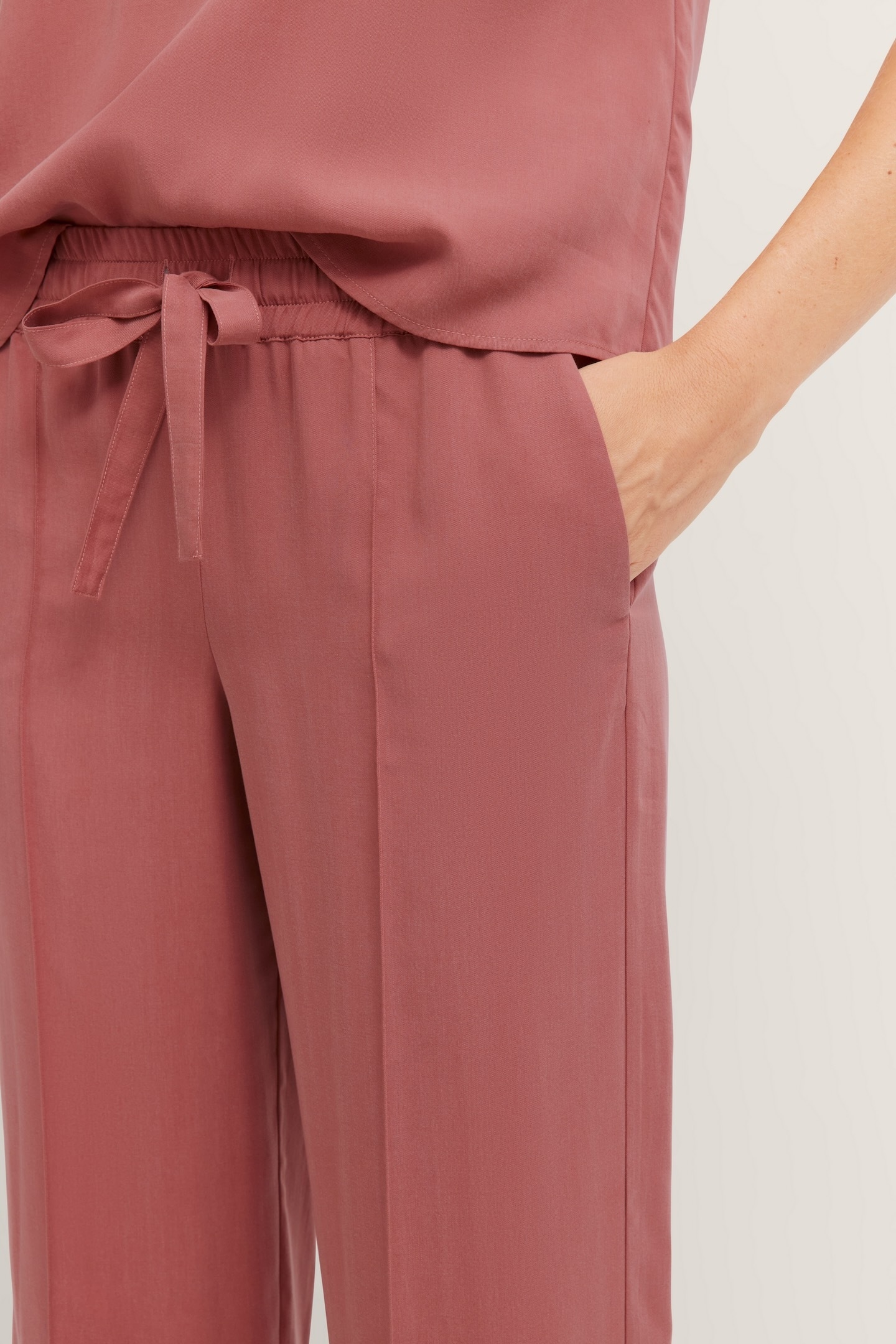 bugatti Stoffhose  mit Bügelfalte