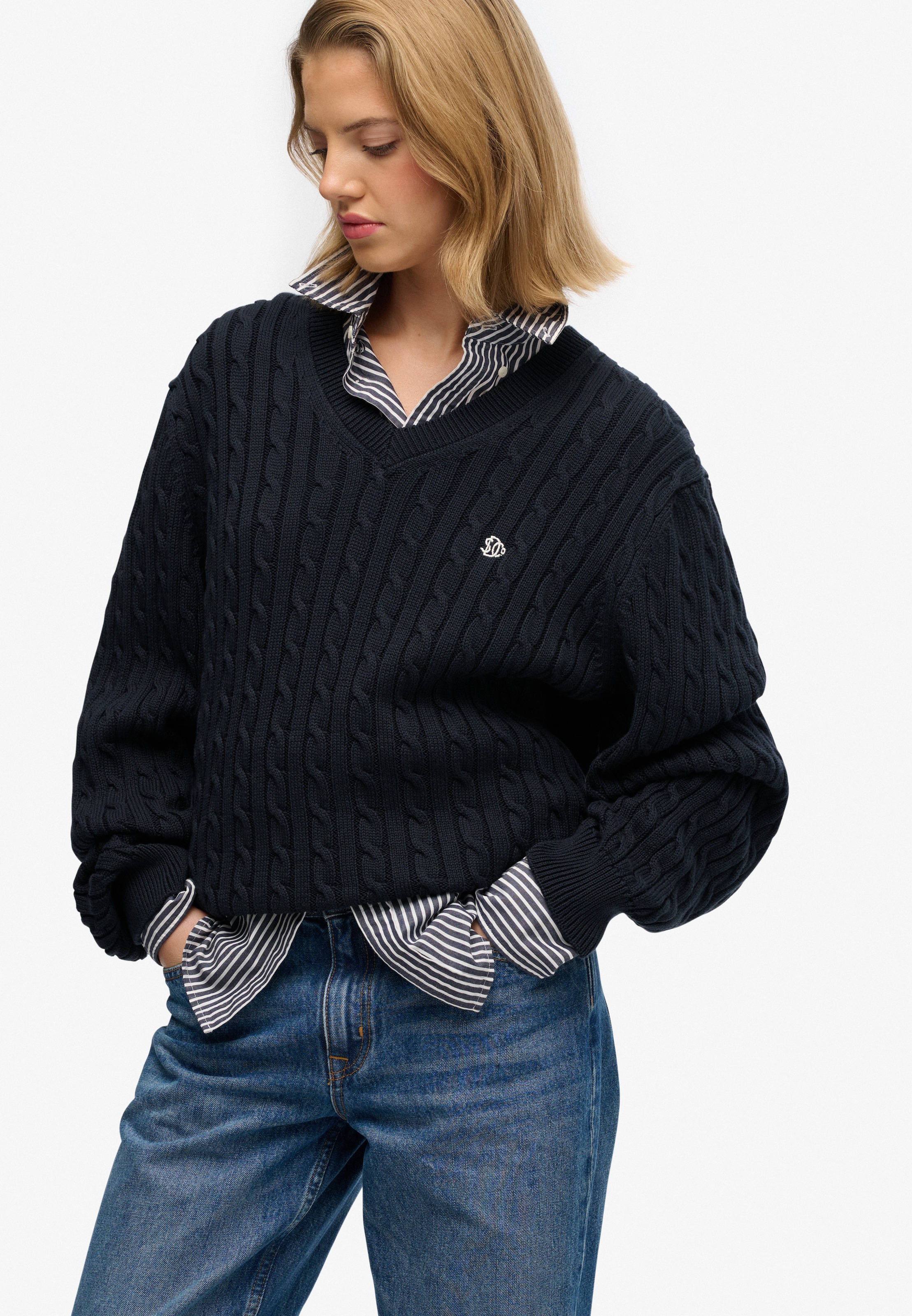 Superdry Pull col V »OVERSIZED CABLE V NECK JUMPER« coton, coupe oversize