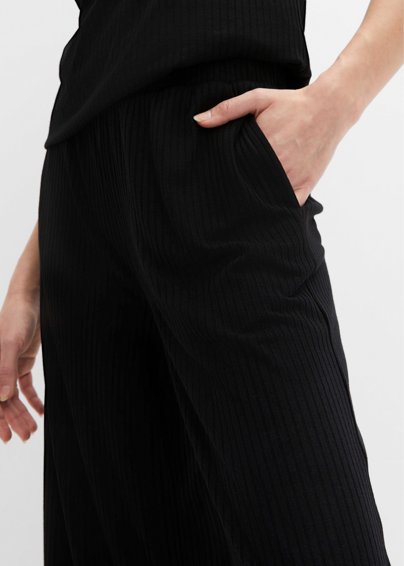 bonprix Pantalon en jersey »Jersey-Hose aus Rippe mit Bequembund«  aus Viskose, Polyester und Elasthan, lockere Passform, lässiger Stil