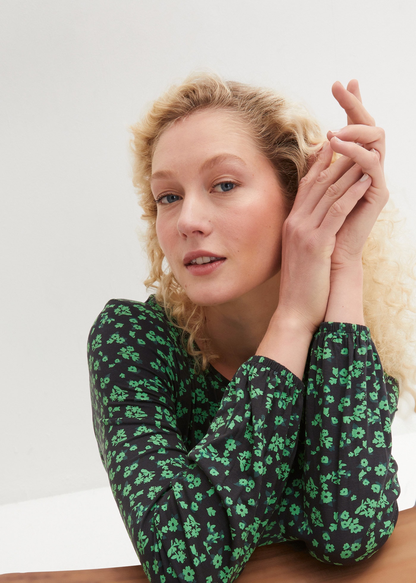 bonprix Jerseykleid »Jerseykleid aus fliessendem Viskose-Mix« Jerseykleid aus fliessendem Viskose-Mix