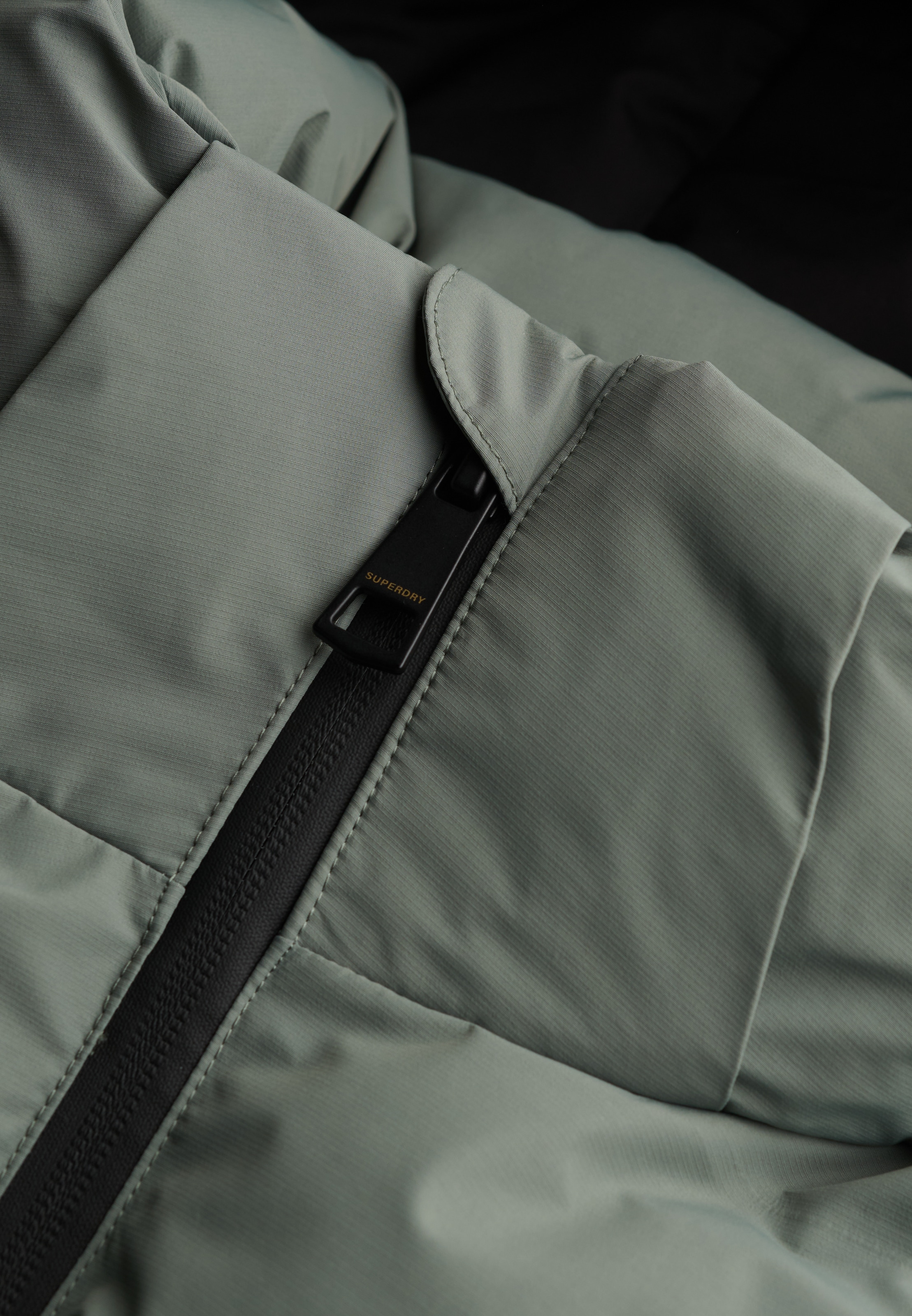 Superdry Veste matelassée »CITY MID PADDED JACKET« mit Kapuze