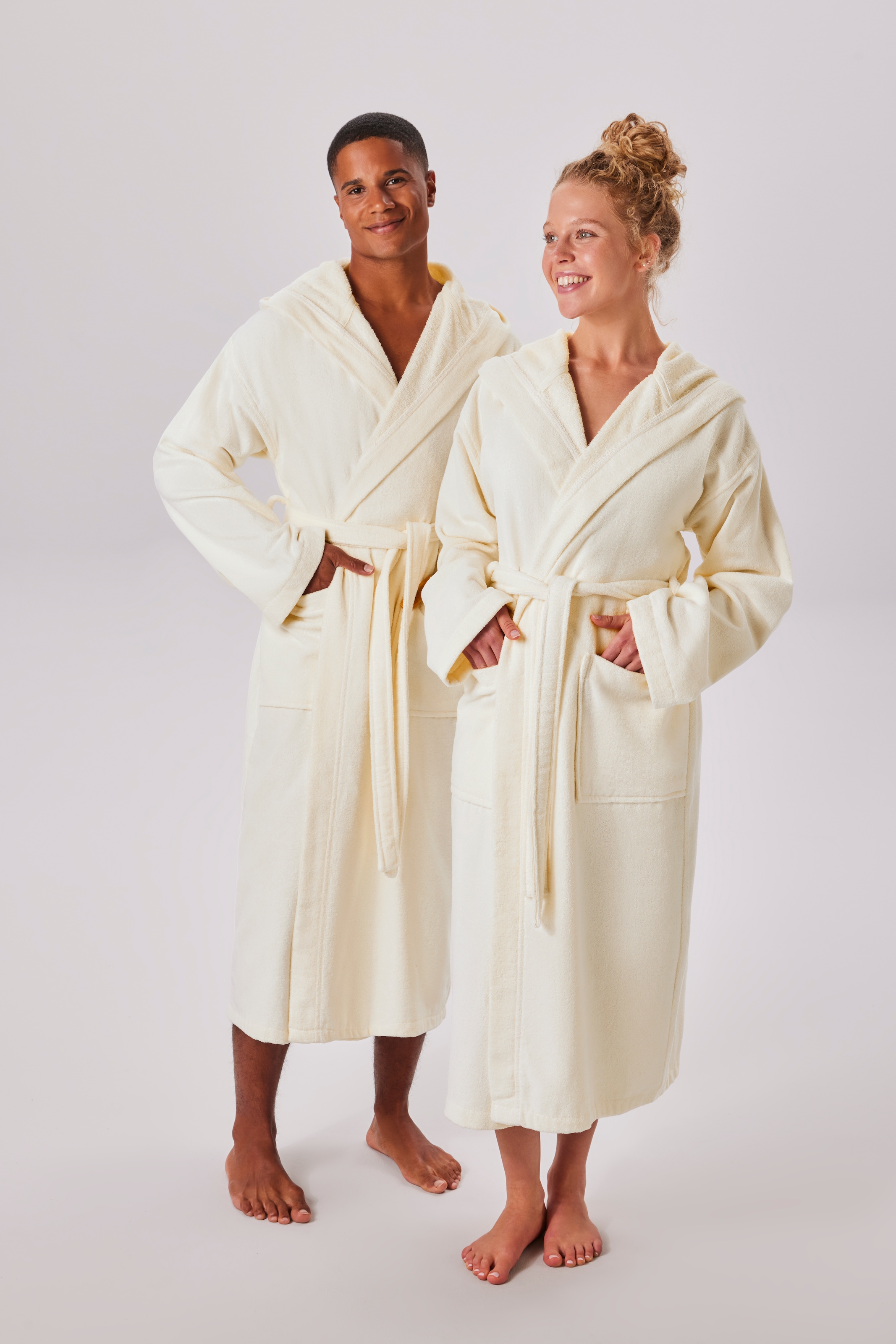 GOODproduct Unisex-Bademantel »Regona, Hotelbademantel, Morgenmantel, Standardlänge & Überlänge« 1 Stk. Damen & Herren, mit Taschen, flauschig, weich, Velours, Sauna & Spa