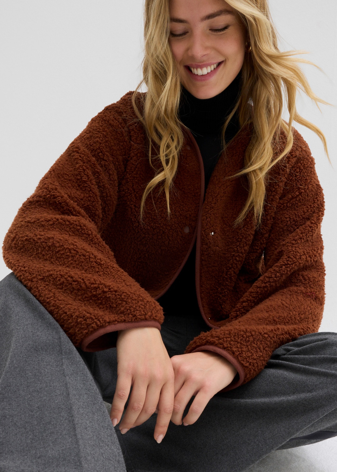 bonprix Veste polaire avec polaire teddy, coupe oversize, longueur couvrant les hanches