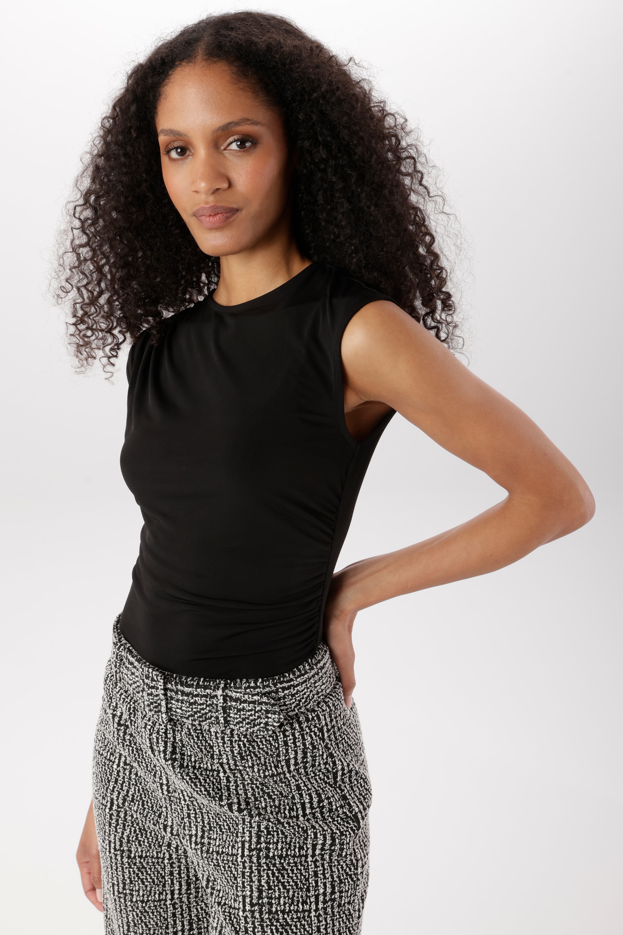 Aniston SELECTED Body t-shirt