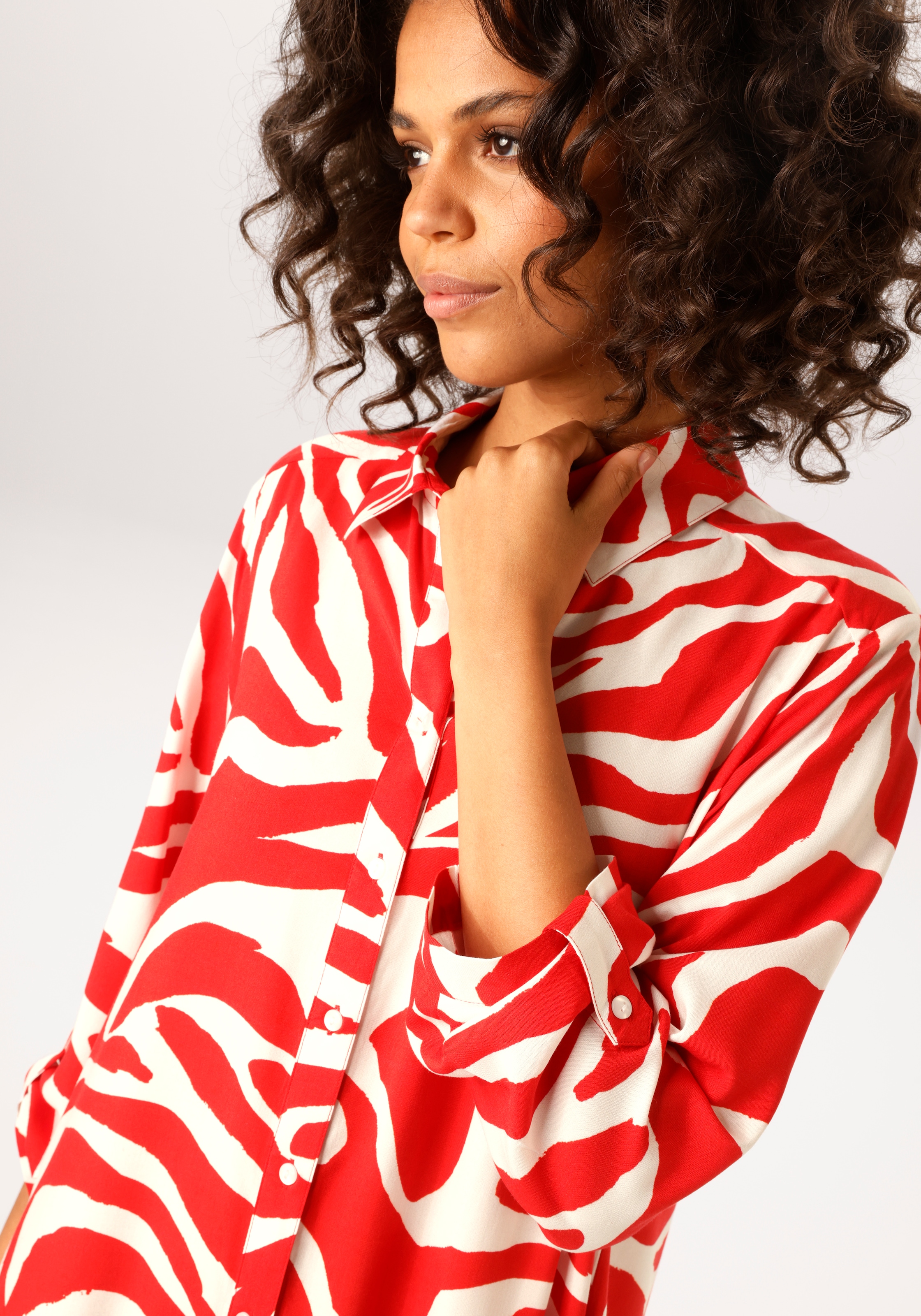 Aniston CASUAL Robe chemisier mit extravagantem, grafischen Druck - NEUE KOLLEKTION