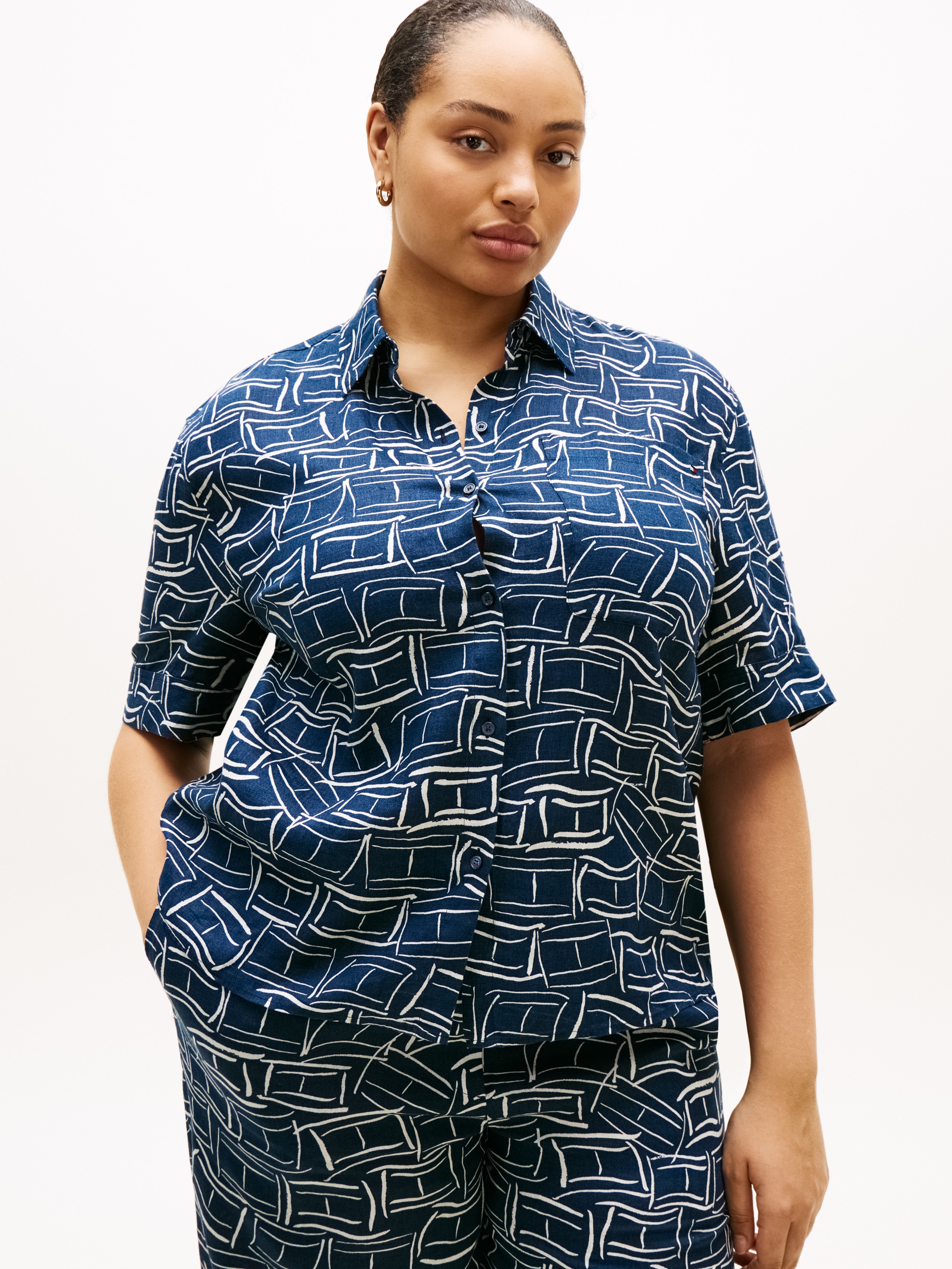 Tommy Hilfiger Curve Kurzarmshirt »CRV ESS LINEN SHIRT WITH SS« in grossen Grössen