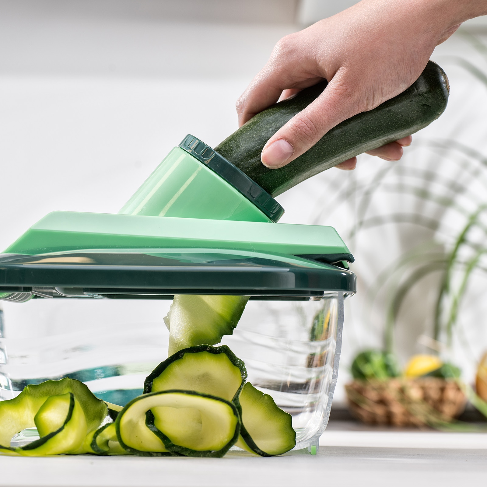 Genius Zerkleinerer »Nicer Dicer Chef inkl. Julienne-Reib-Einsatz, Set 16-tlg.« Nicer Dicer Schneidgerät in der 10. Generation für die ganze Familie