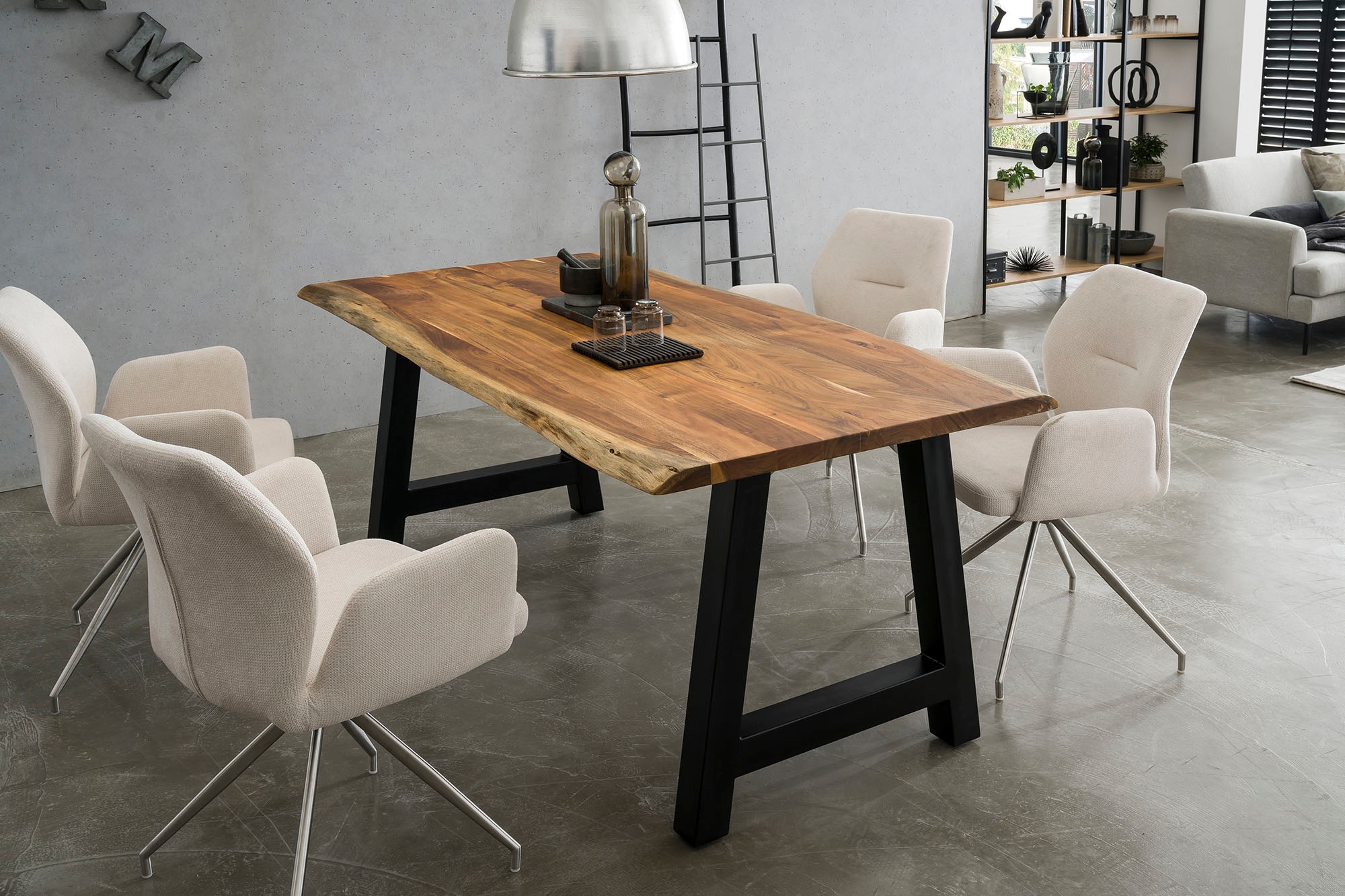 SalesFever Esstisch »Designer-Tisch für stilvolle Mahlzeiten« Zweifach gewachstes, geöltes Massivholz