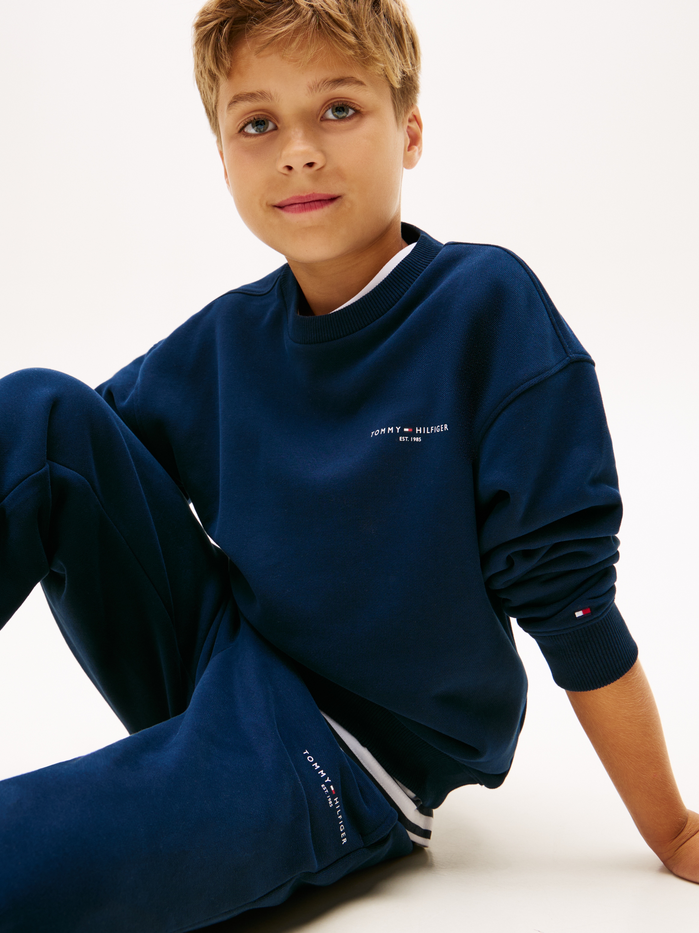 Tommy Hilfiger T-shirt à manches longues & pantalon »MINI CORP C-NECK SWEATSHIRT SET« 2 cuis tlg. Kinder bis 16 Jahre