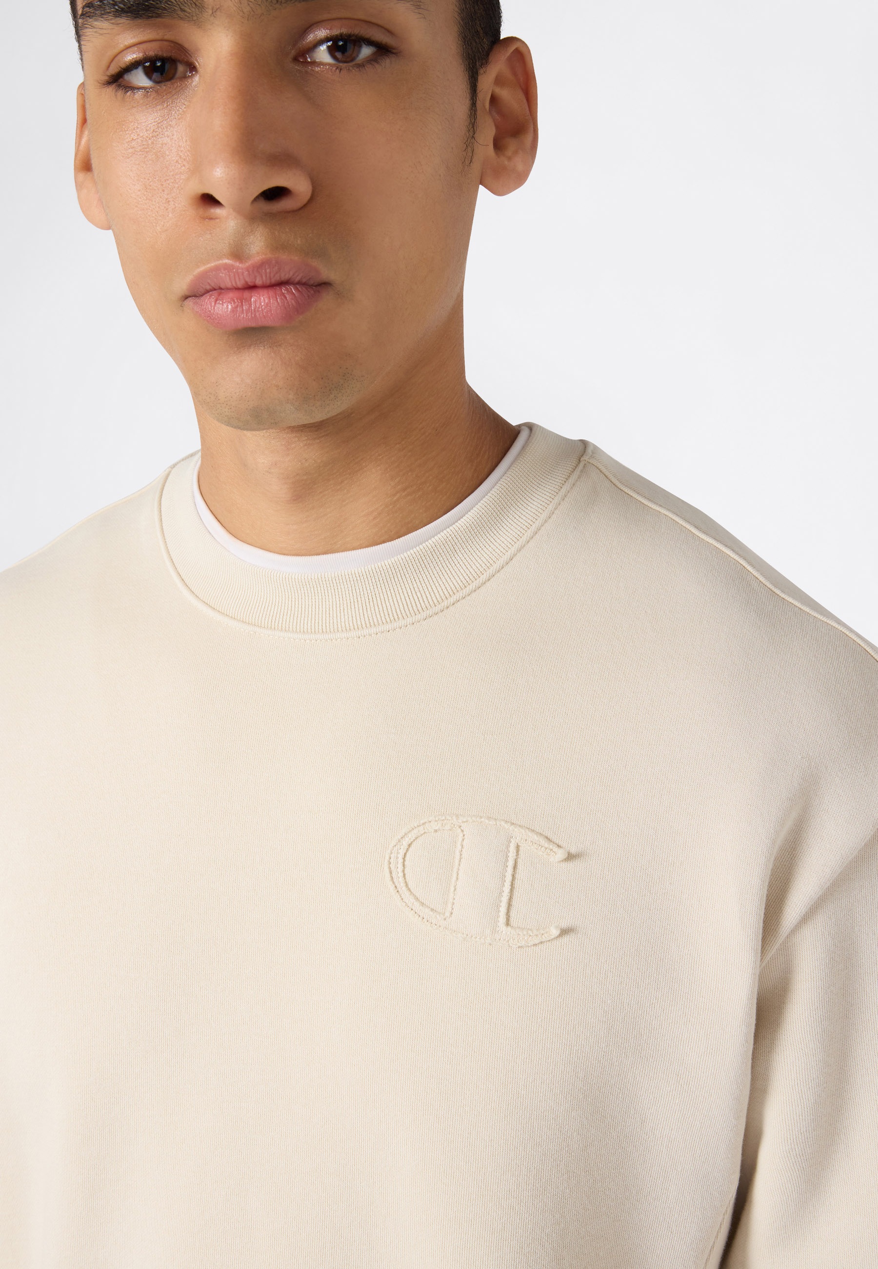 Champion Sweatshirt »SPORTWEAR CREWNECK Relax Fit Washed«, mit sportlichem Stil, aus Baumwolle und Polyester, Relax Fit
