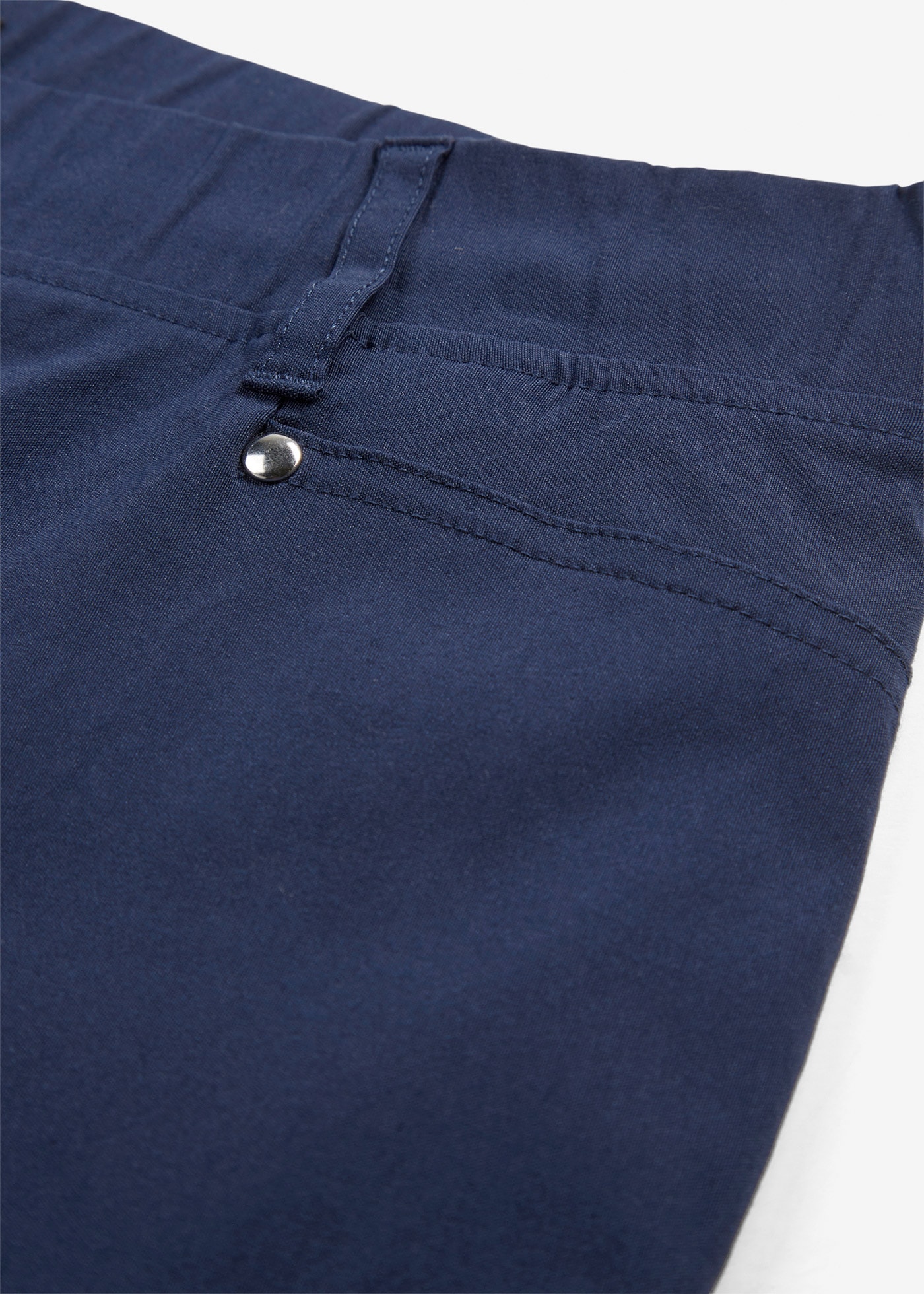 bonprix Pantalon stretch »Stretch-Hose in Schlupfform«  en viscose, coupe Slim Fit, forme à enfiler avec passants de ceinture