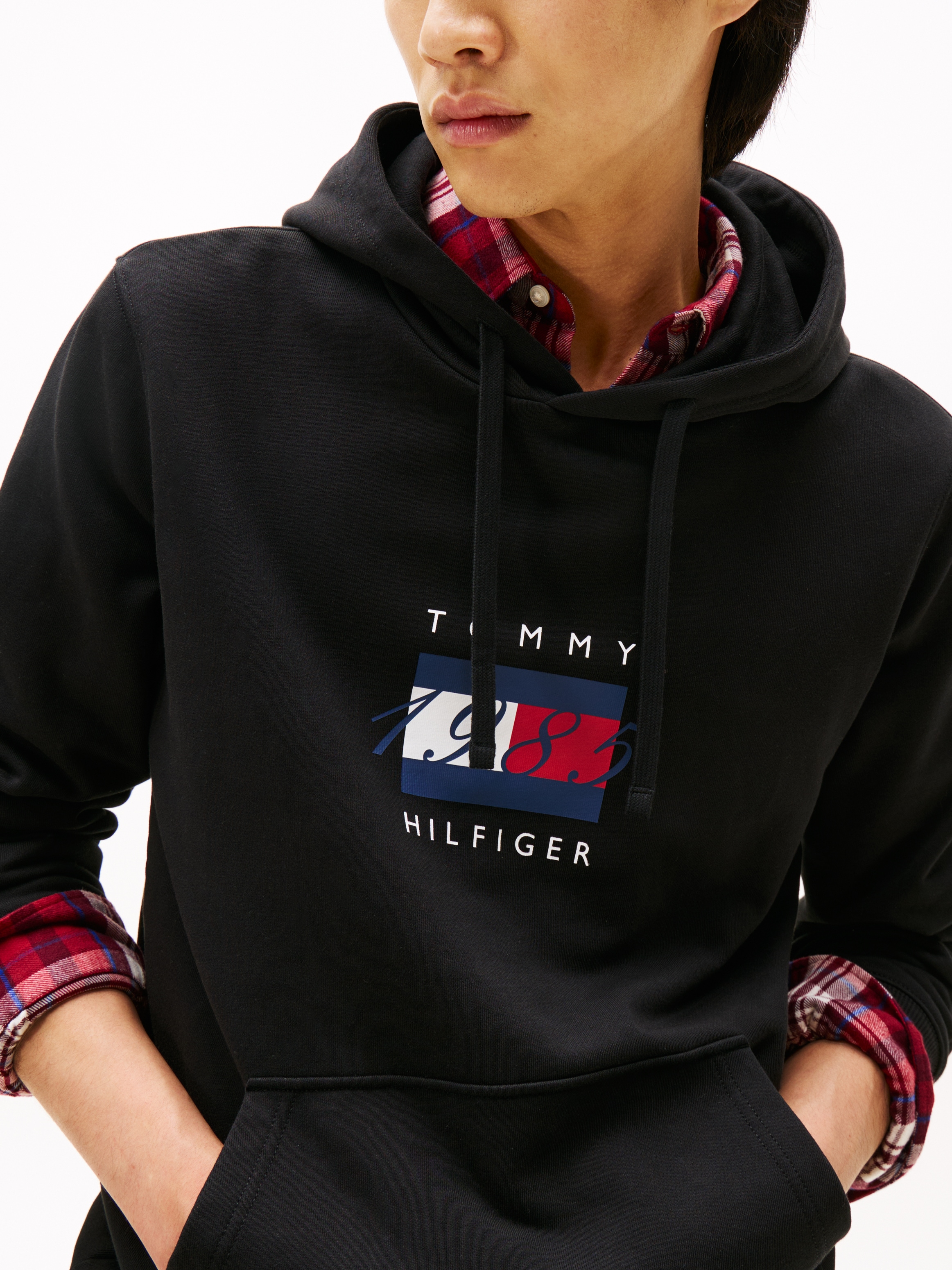 Tommy Hilfiger Kapuzensweatshirt »LINEAR FLAG GRAPHIC«, Regular Fit, Hoodie, Kapuze mit Tunnelzug
