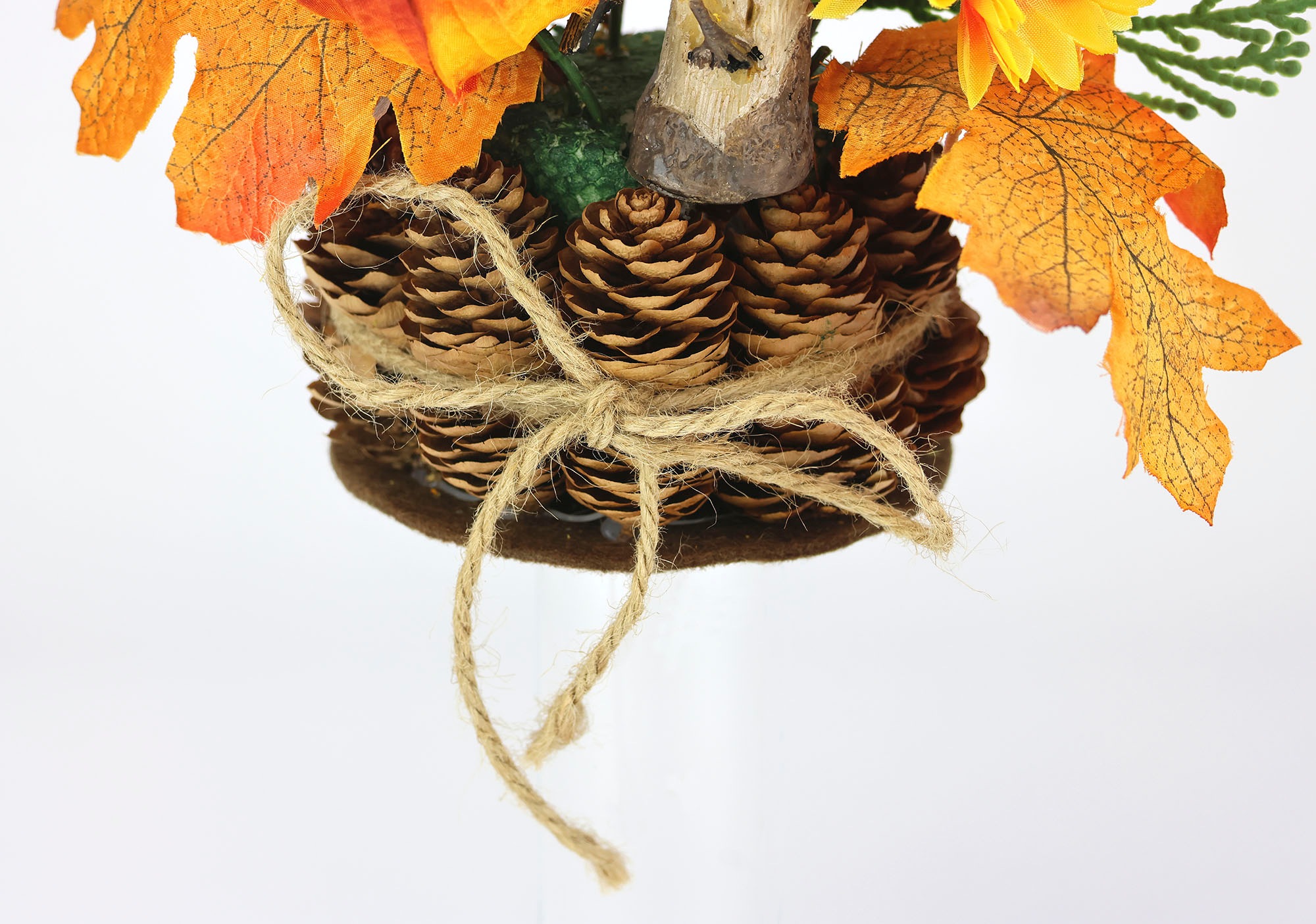 I.GE.A. Kunstblume »Herbstgesteck Chrysanthemen« Im Zapfentopf mit Physalis, Eule, Herbstlaub