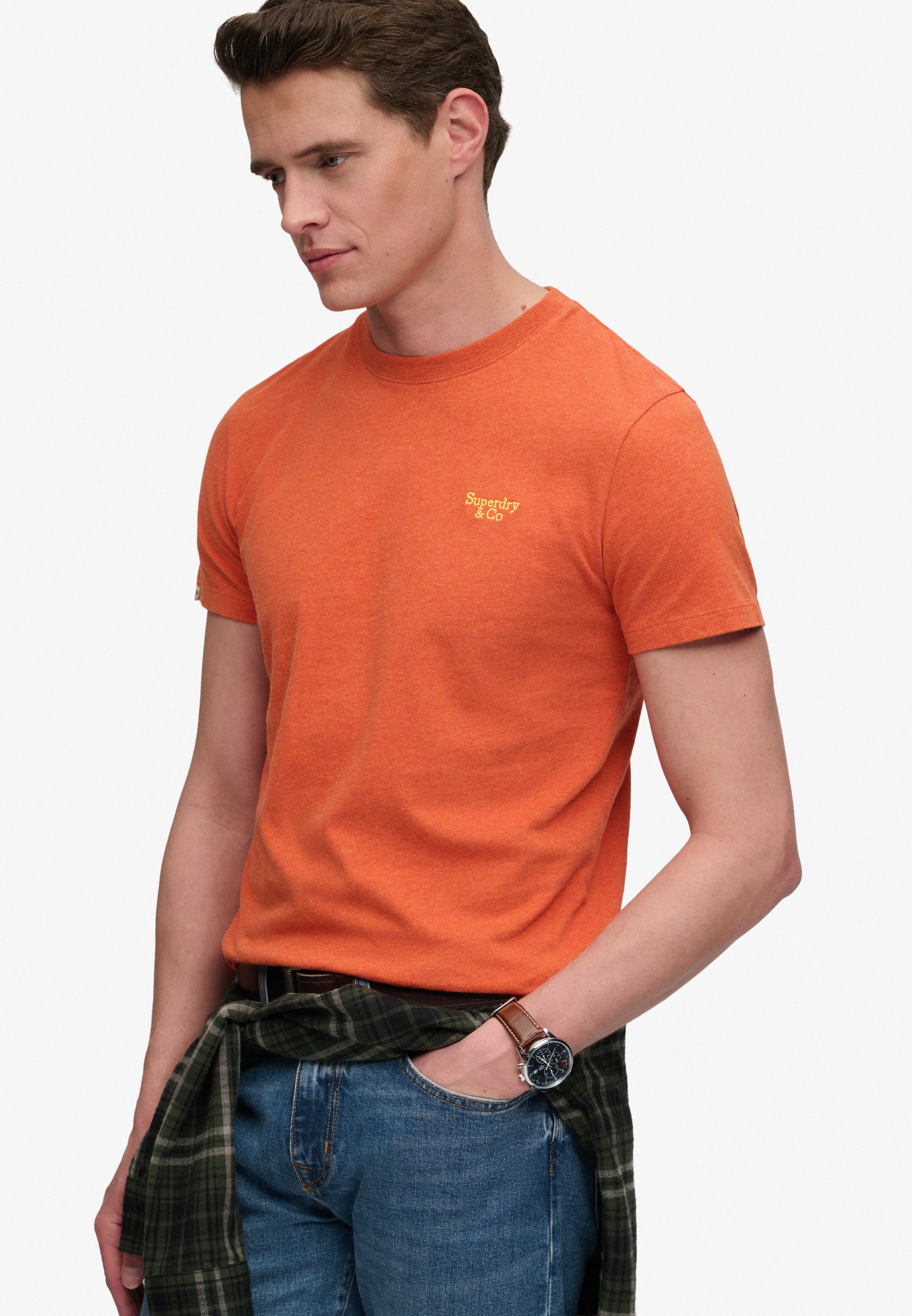 Superdry Shirt à col rond »ESSENTIAL SERIF LOGO EMB TEE« coton, coupe régulière