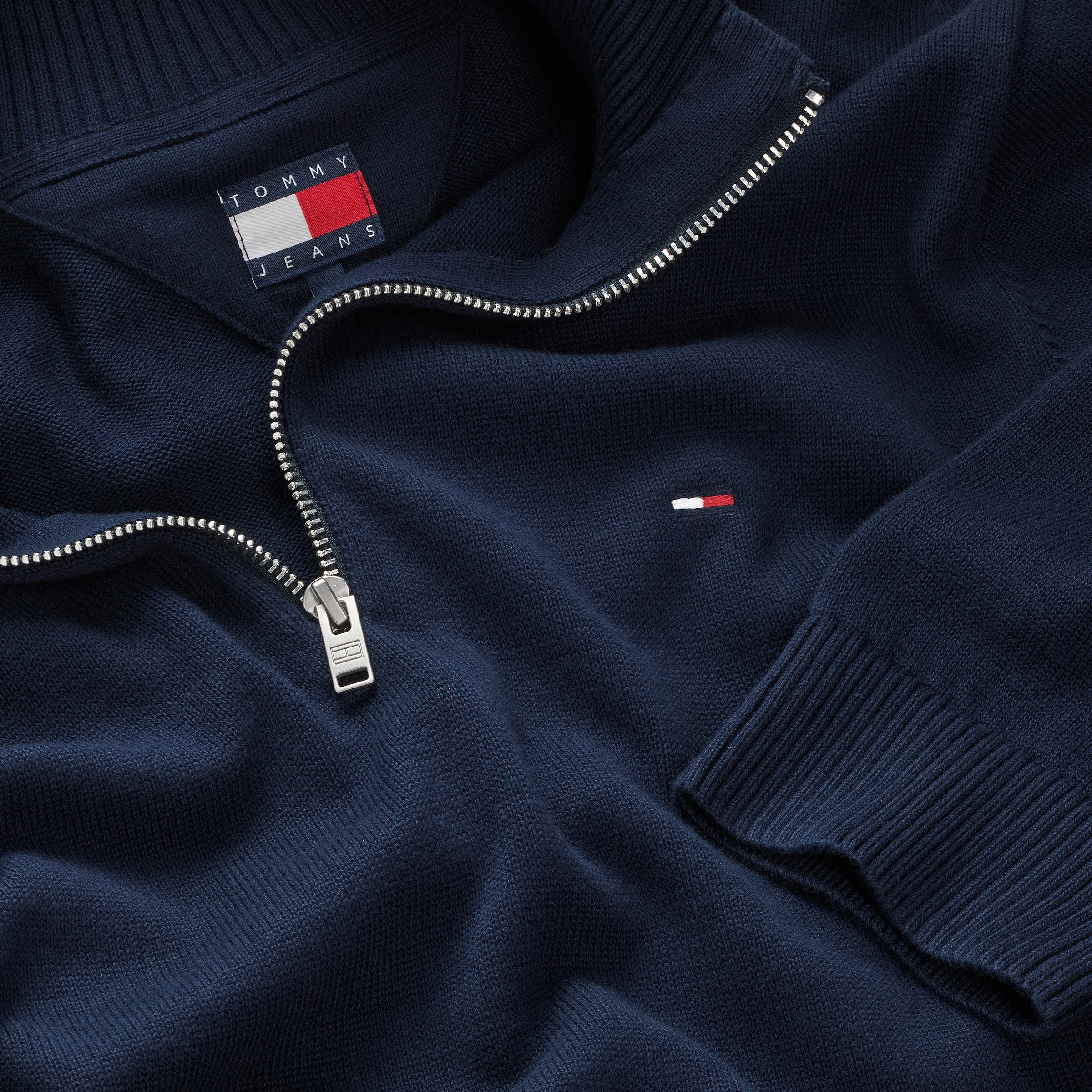 Tommy Jeans Strickpullover »TJM SLM ESS LIGHT ¼ ZIP SWTR EXT« Mit Rundhalsausschnitt