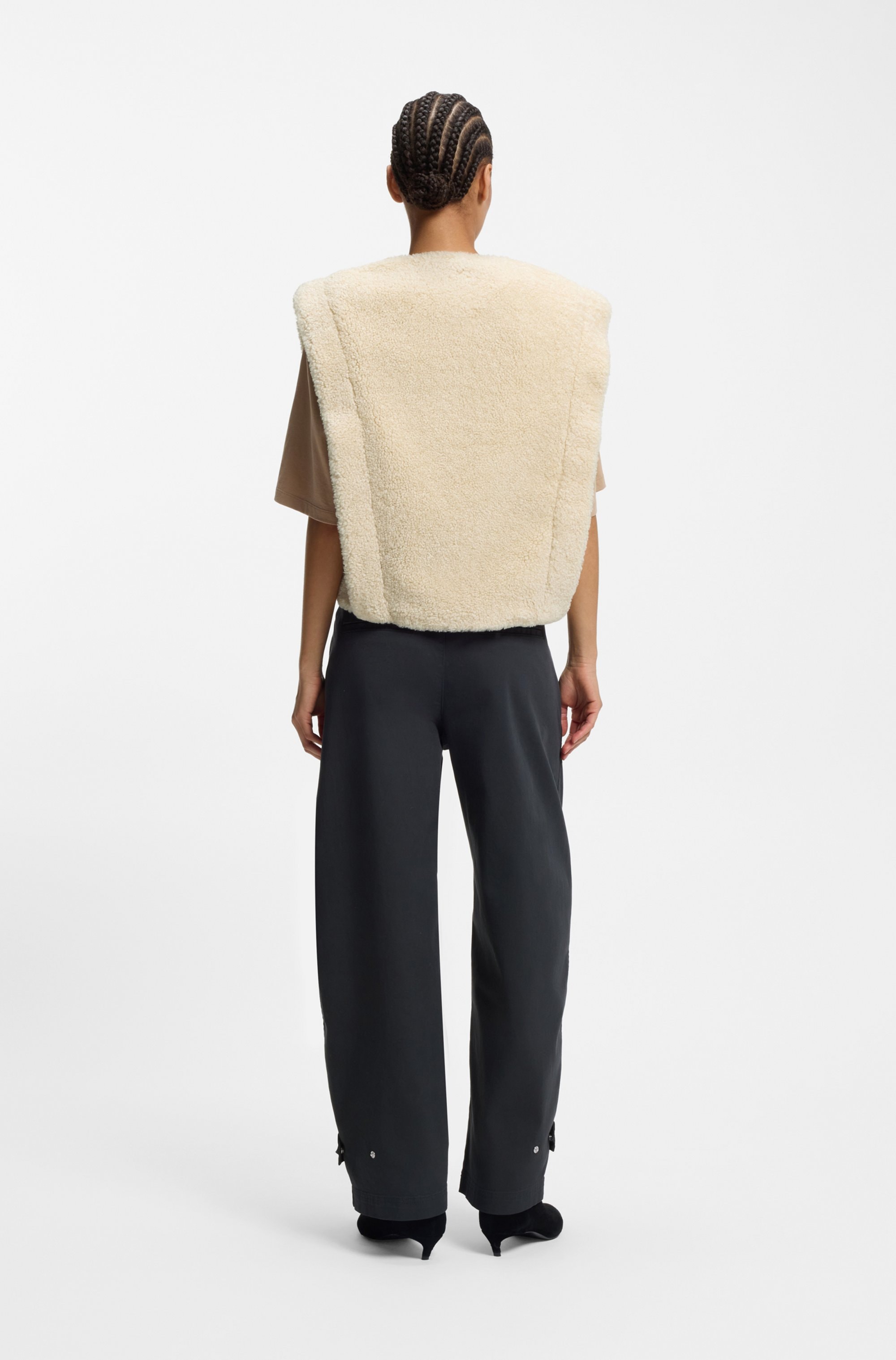 BOSS ORANGE Gilet en imitation fourrure »Cosila Premium Damenmode« im Teddy-Look, verdeckter Verschluss