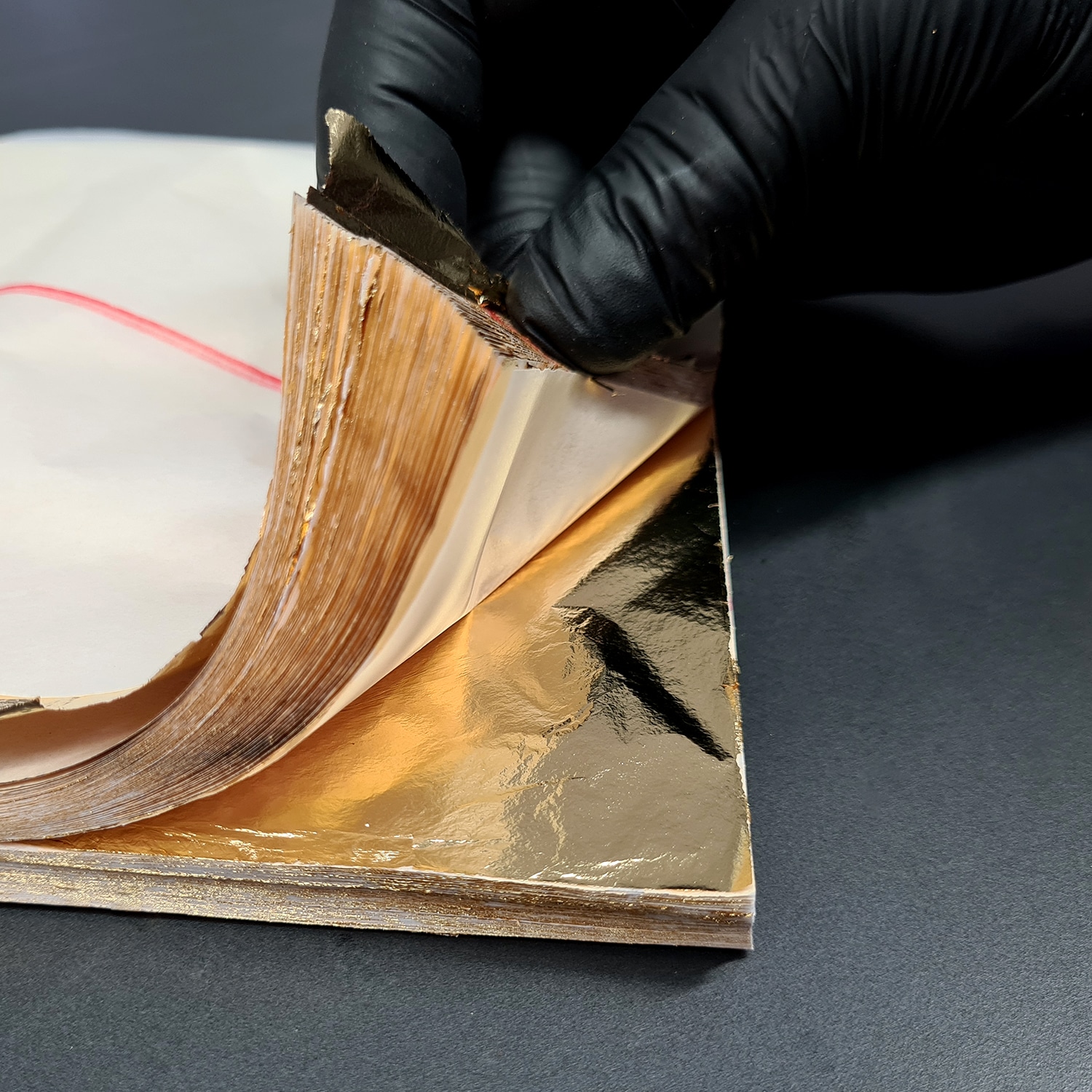 GOODproduct Horloge murale »Eukalyptus, Blattgold Applikationen« Uhr, geräuschlos, gold, Blattgold, handarbeit, Blätter