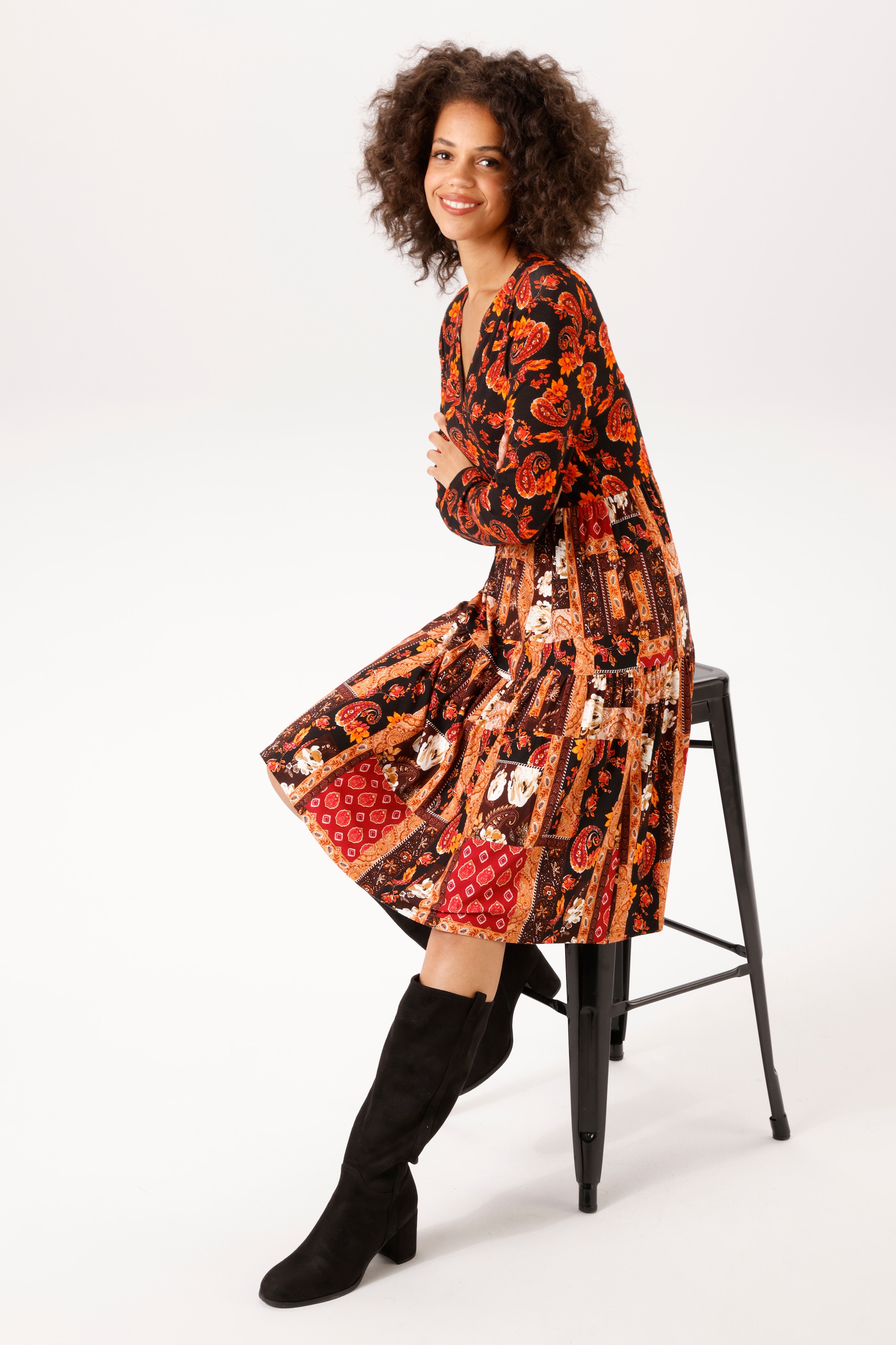 Aniston CASUAL Robe en jersey dans un mélange de motifs colorés - NOUVELLE COLLECTION