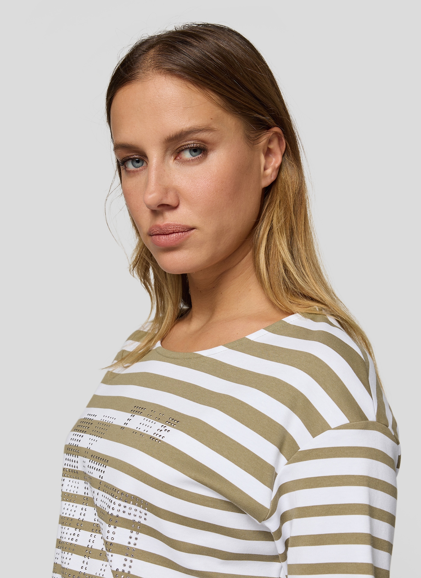 Rabe Shirt à col rond mit Allover-Streifen und Glitzersteinen