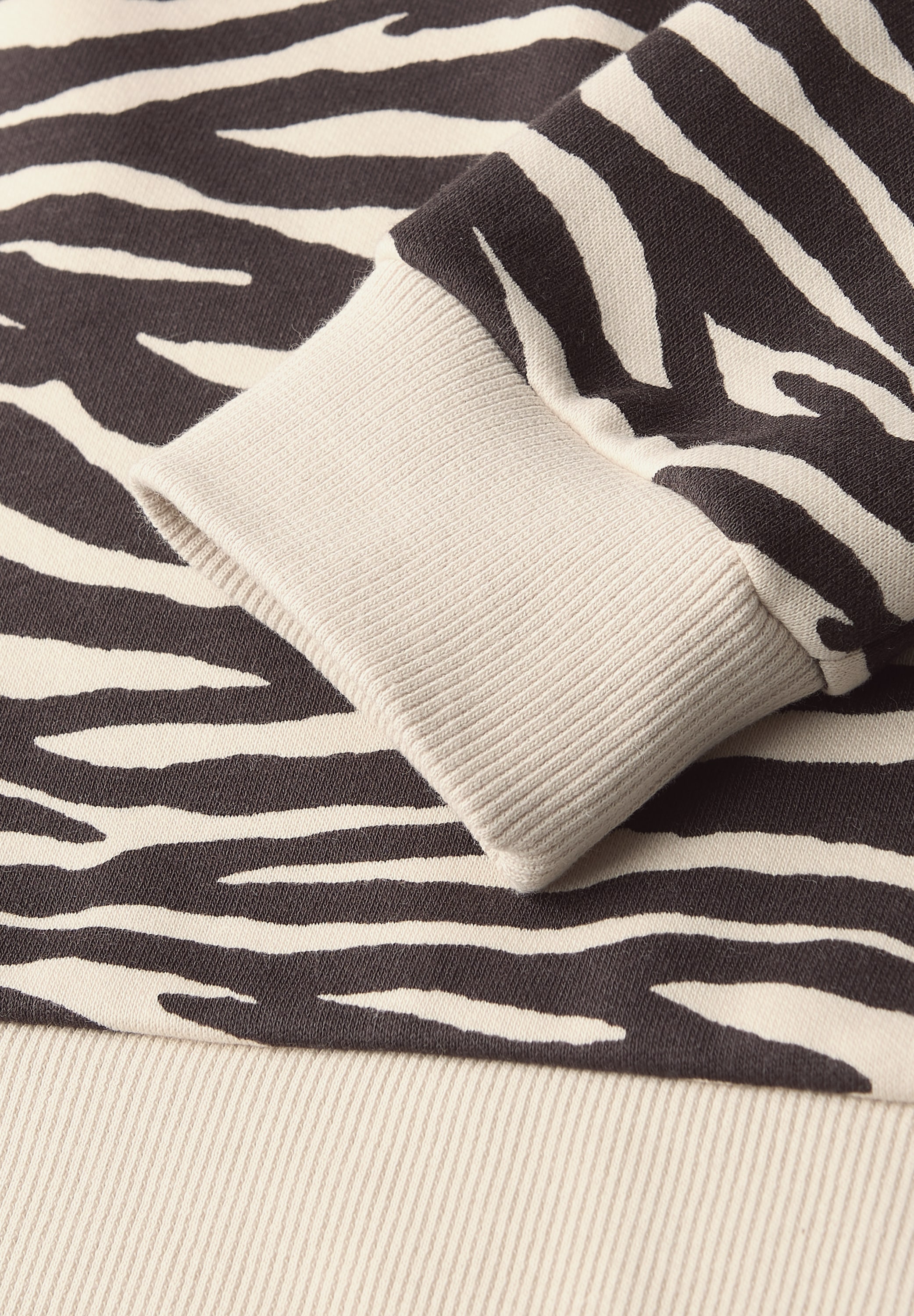 STREET ONE Kapuzensweatshirt , mit Animal-Print
