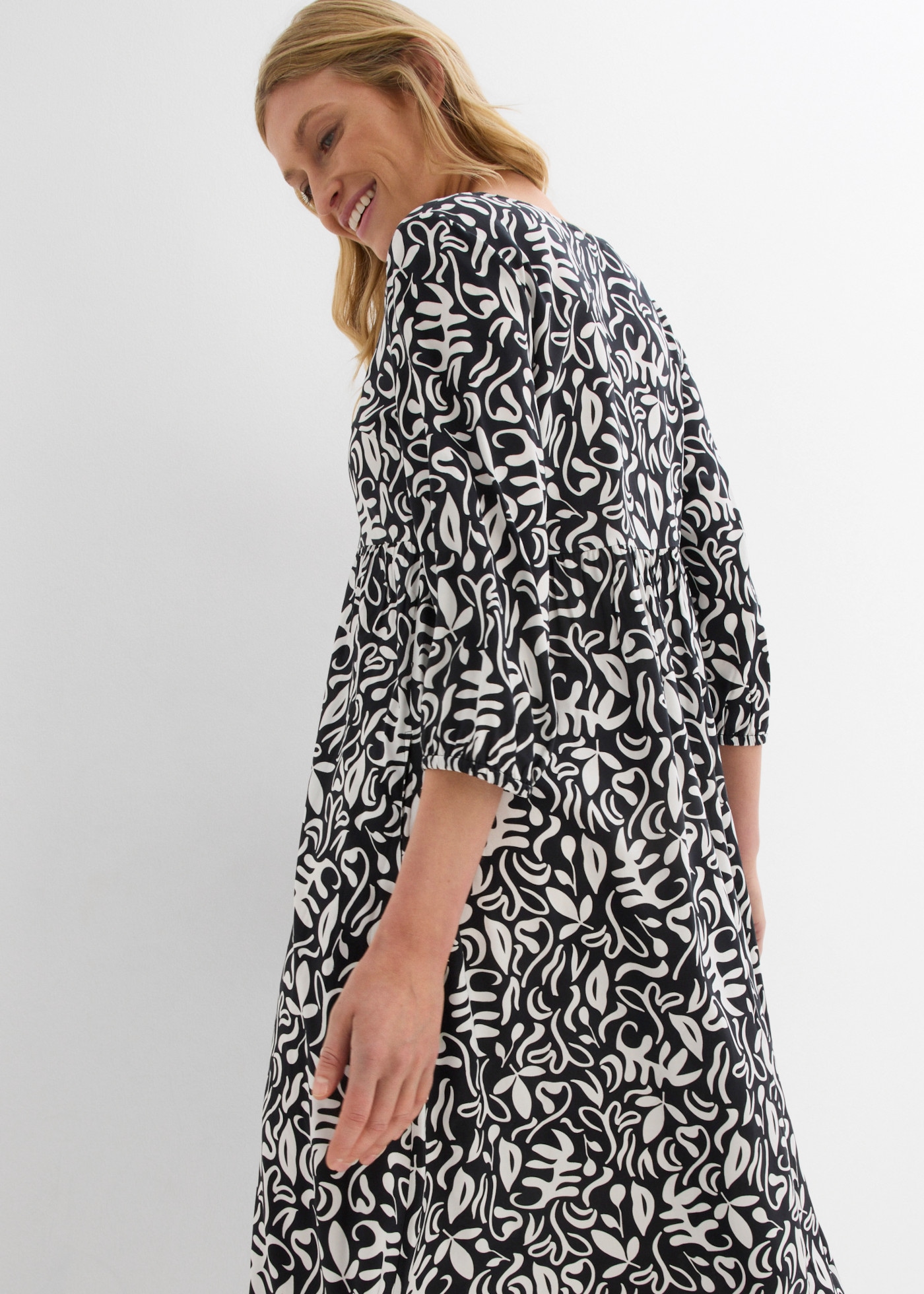bonprix Midikleid aus Viskose, Midilänge, Regular Fit, mit Taschen