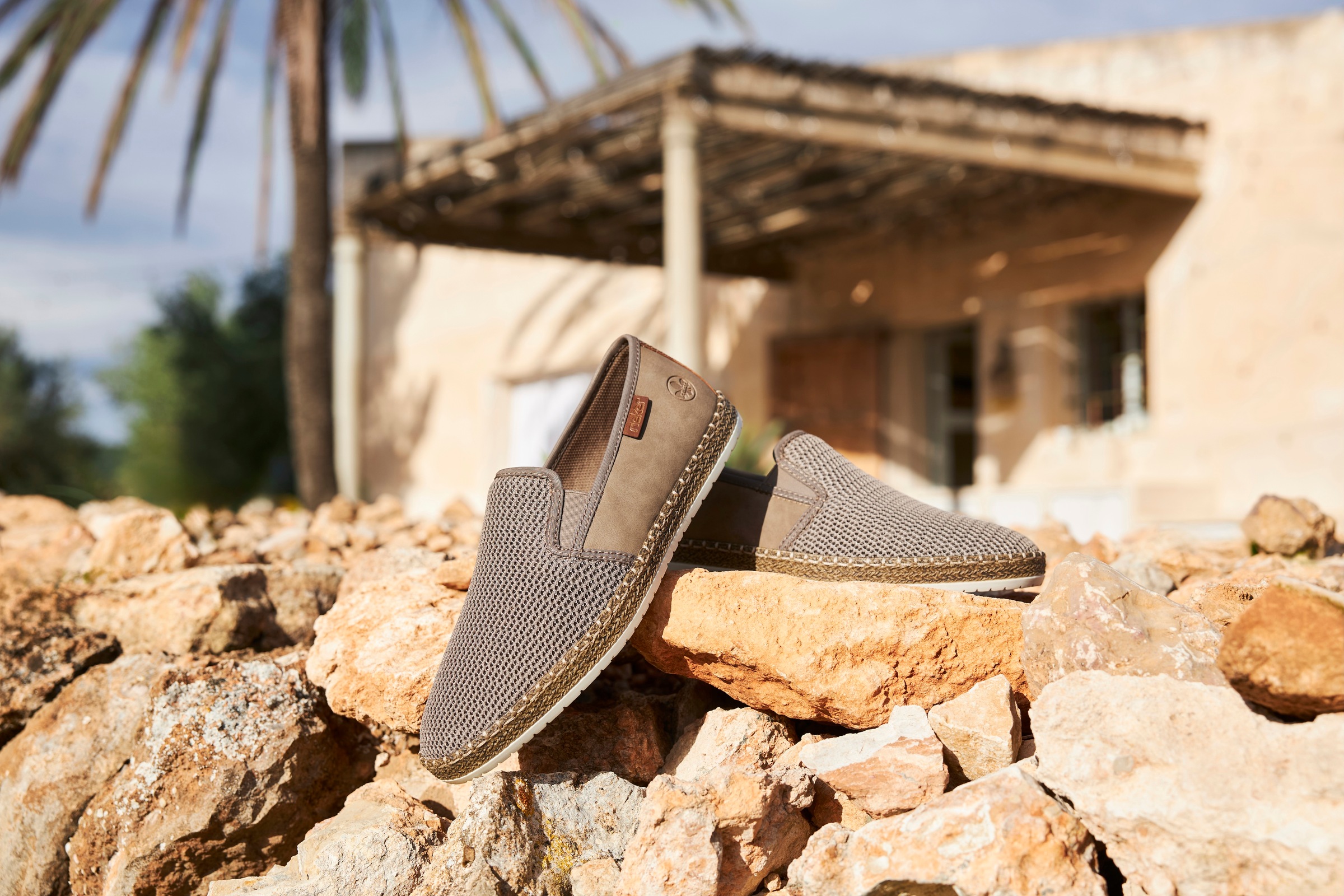 Rieker Espadrille  Slipper, Strandschuh, Sommerschuh mit Stretcheinsätzen