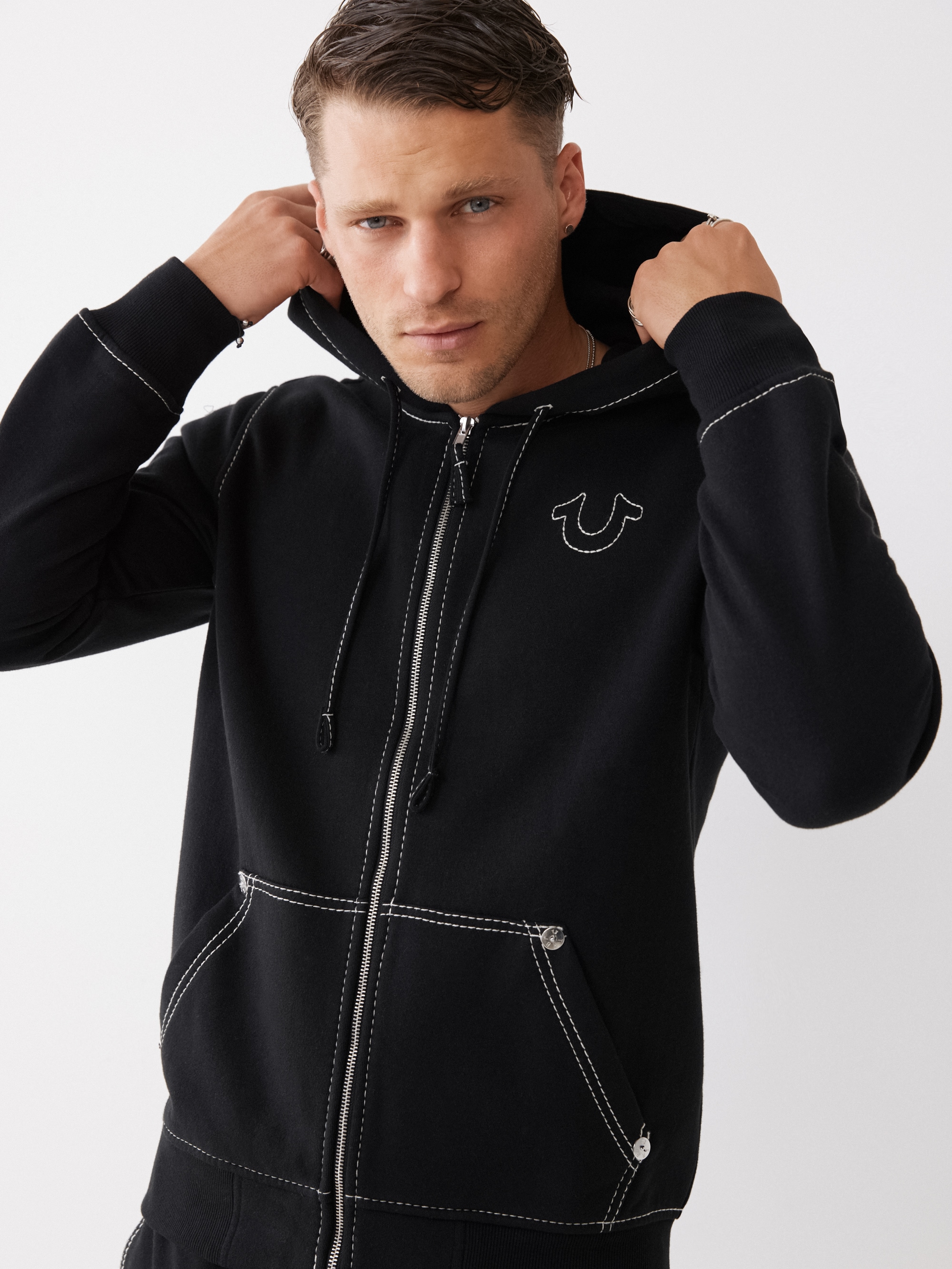 True Religion Sweat à capuche »BIG T ZIP THRU HOODIE JET BLACK« mélange de coton